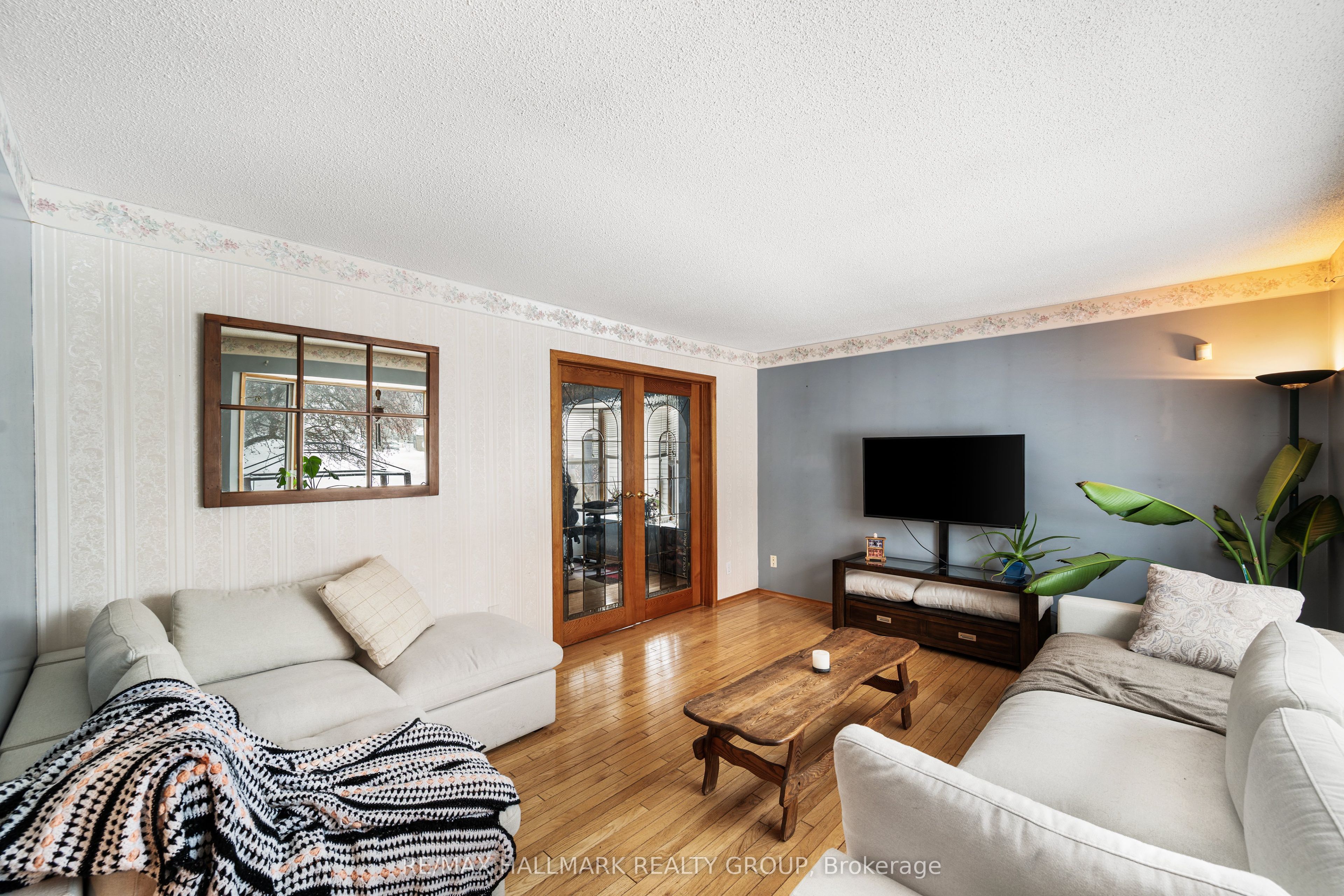 477 Duvernay Drive Property Photo 18