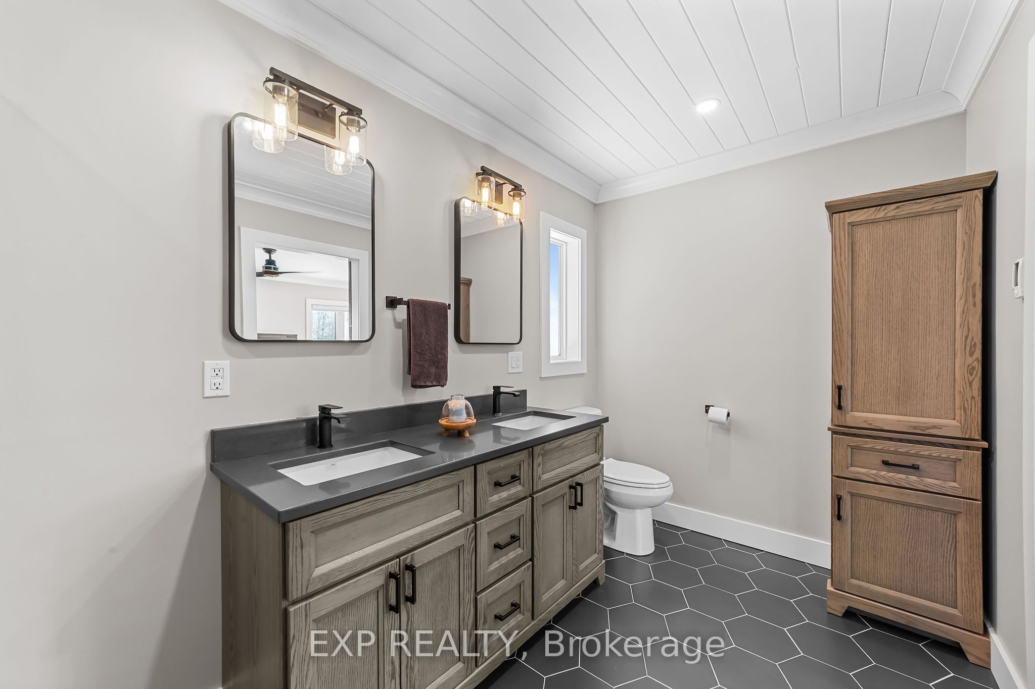 9221 Hickory Drive Property Photo 17