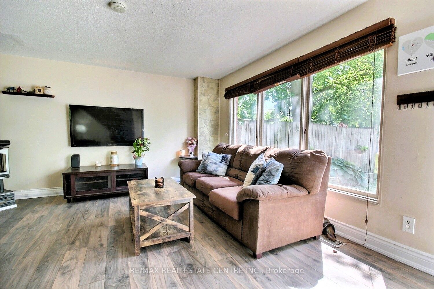 541 Parkview Crescent Property Photo 5