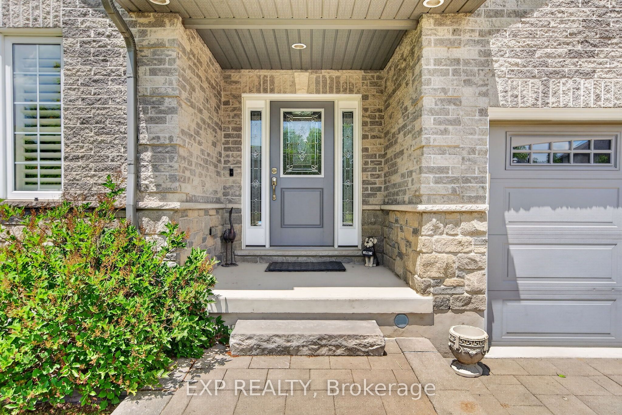 6 Caverhill Crescent Property Photo 2