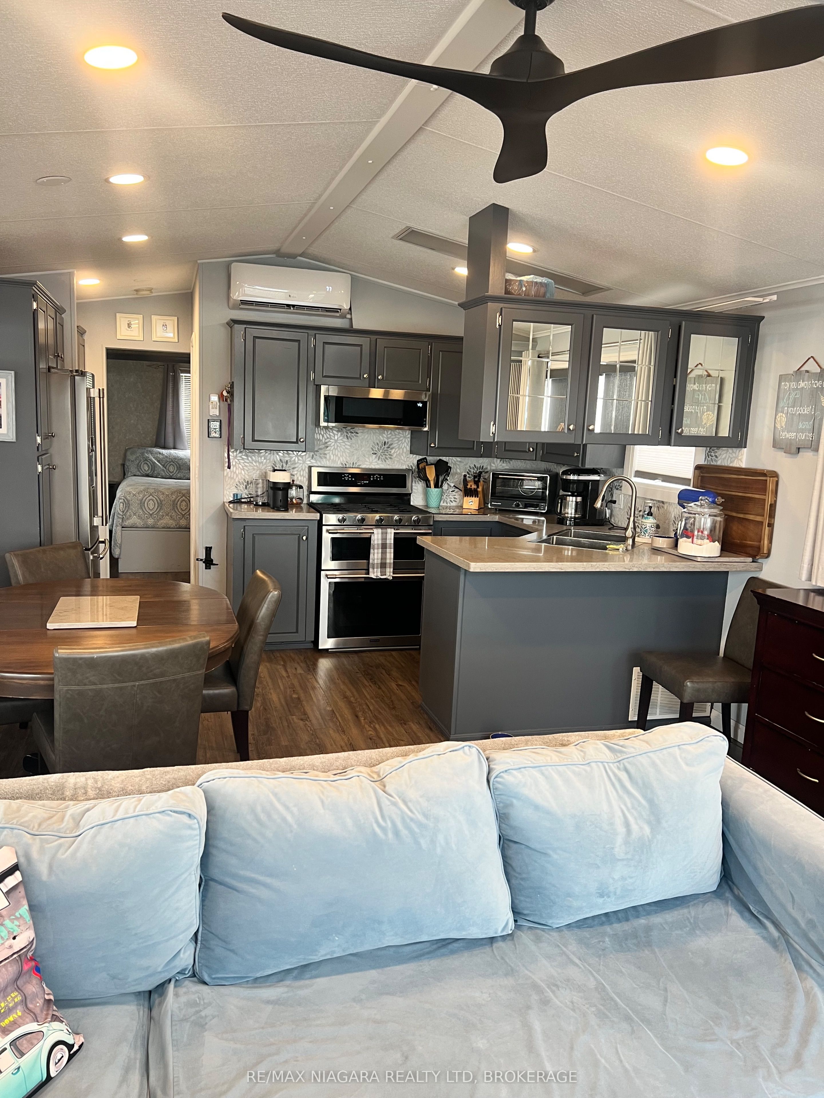 5 Wyldewood Property Photo 3