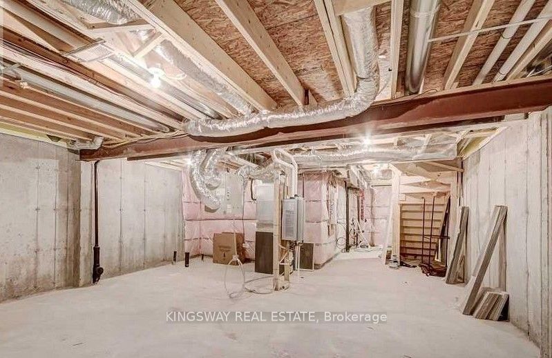16 Bradbury Road Property Photo 9