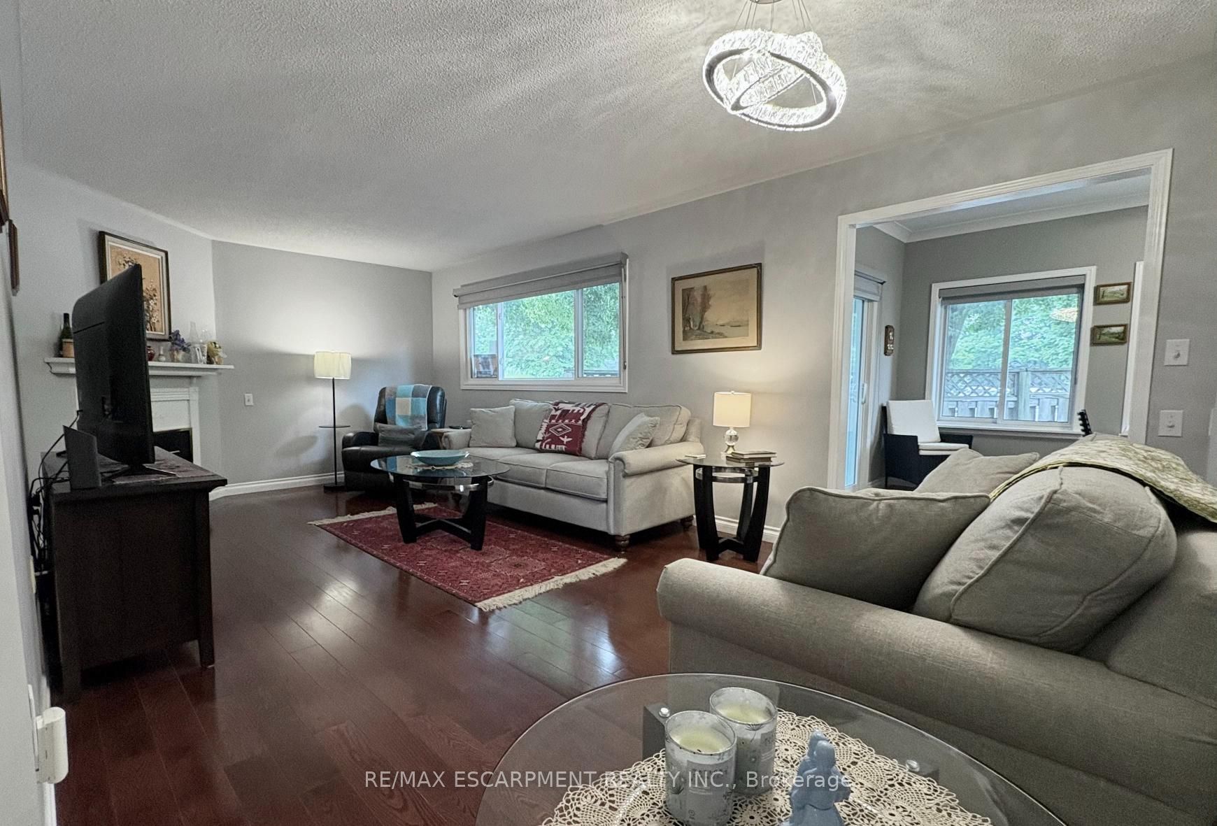 227 Silverbirch Boulevard Property Photo 14