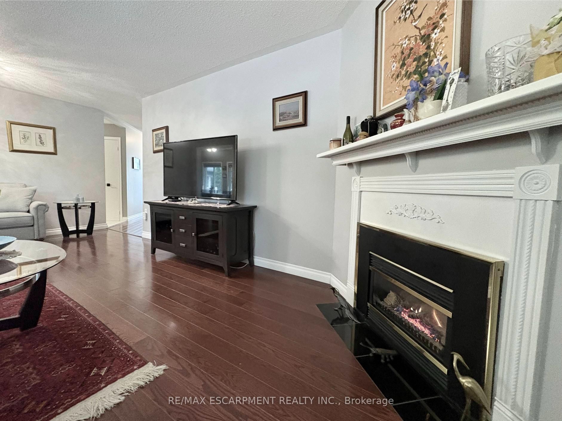 227 Silverbirch Boulevard Property Photo 18