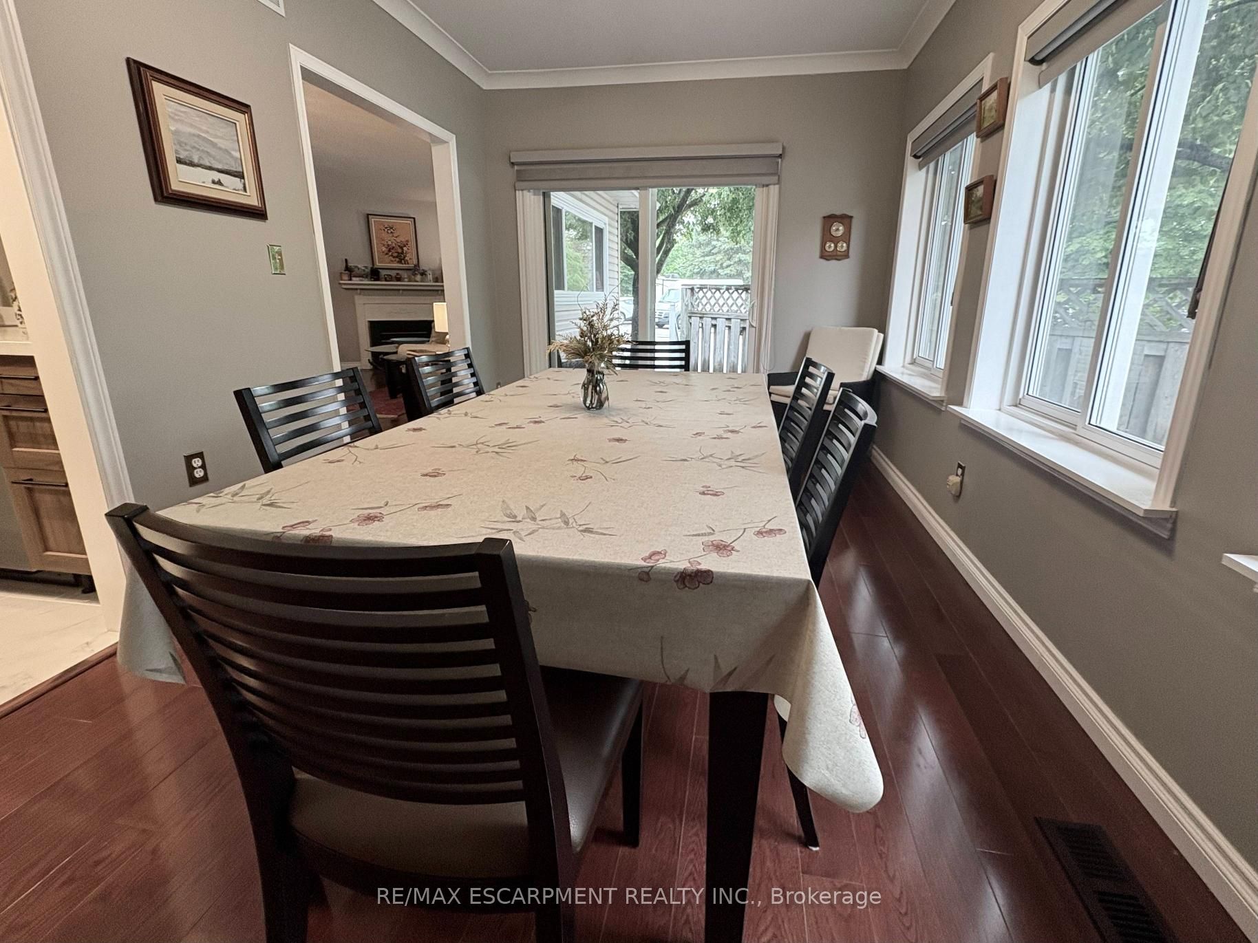 227 Silverbirch Boulevard Property Photo 21