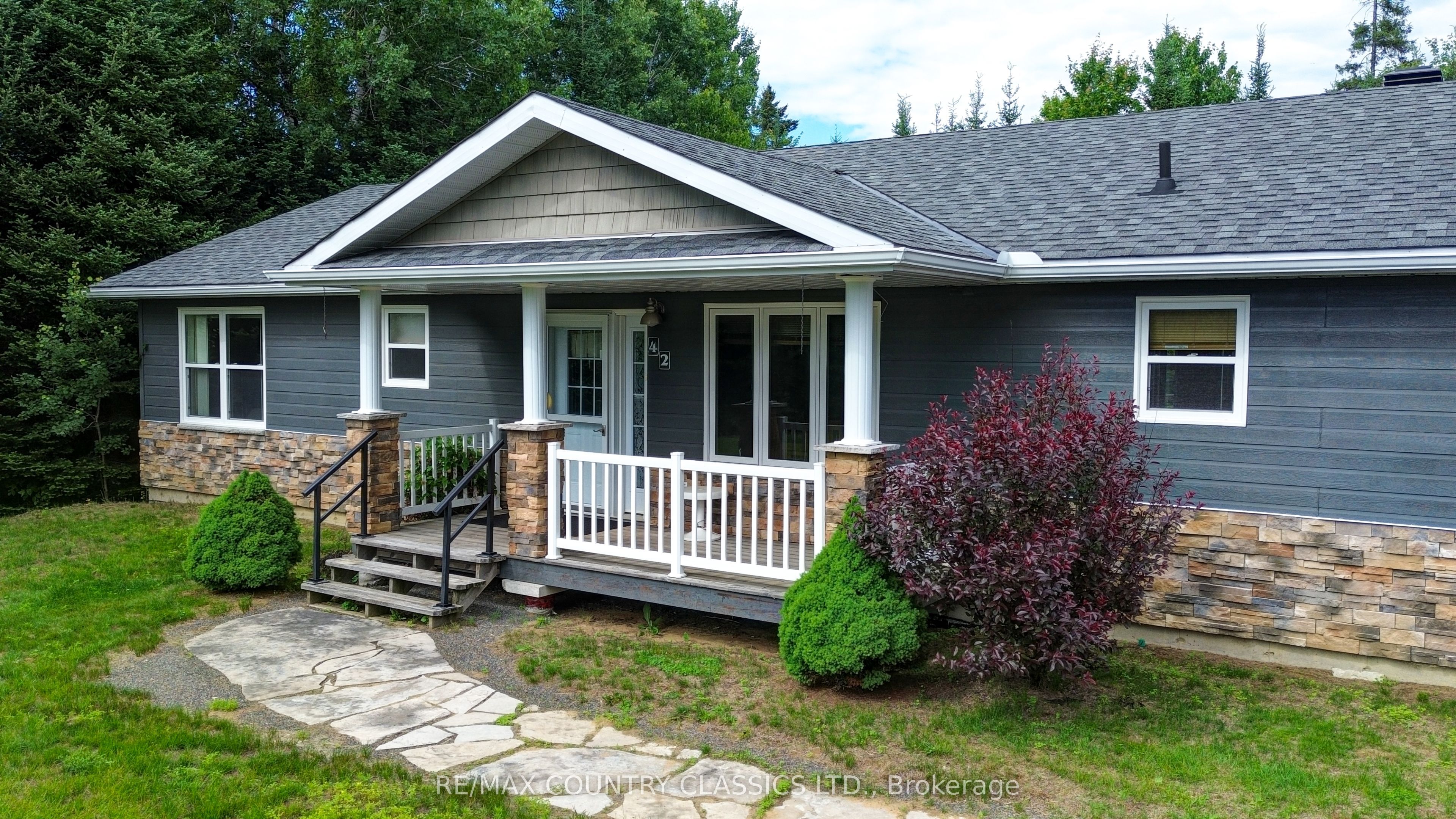 42 Nicklaus Drive Property Photo 2