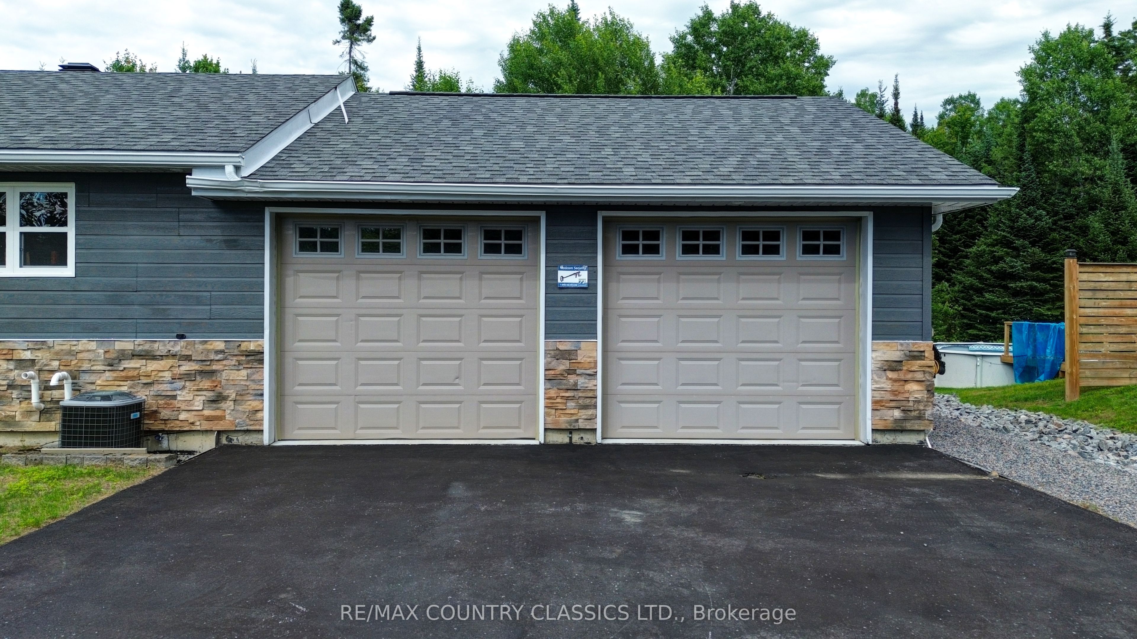 42 Nicklaus Drive Property Photo 6