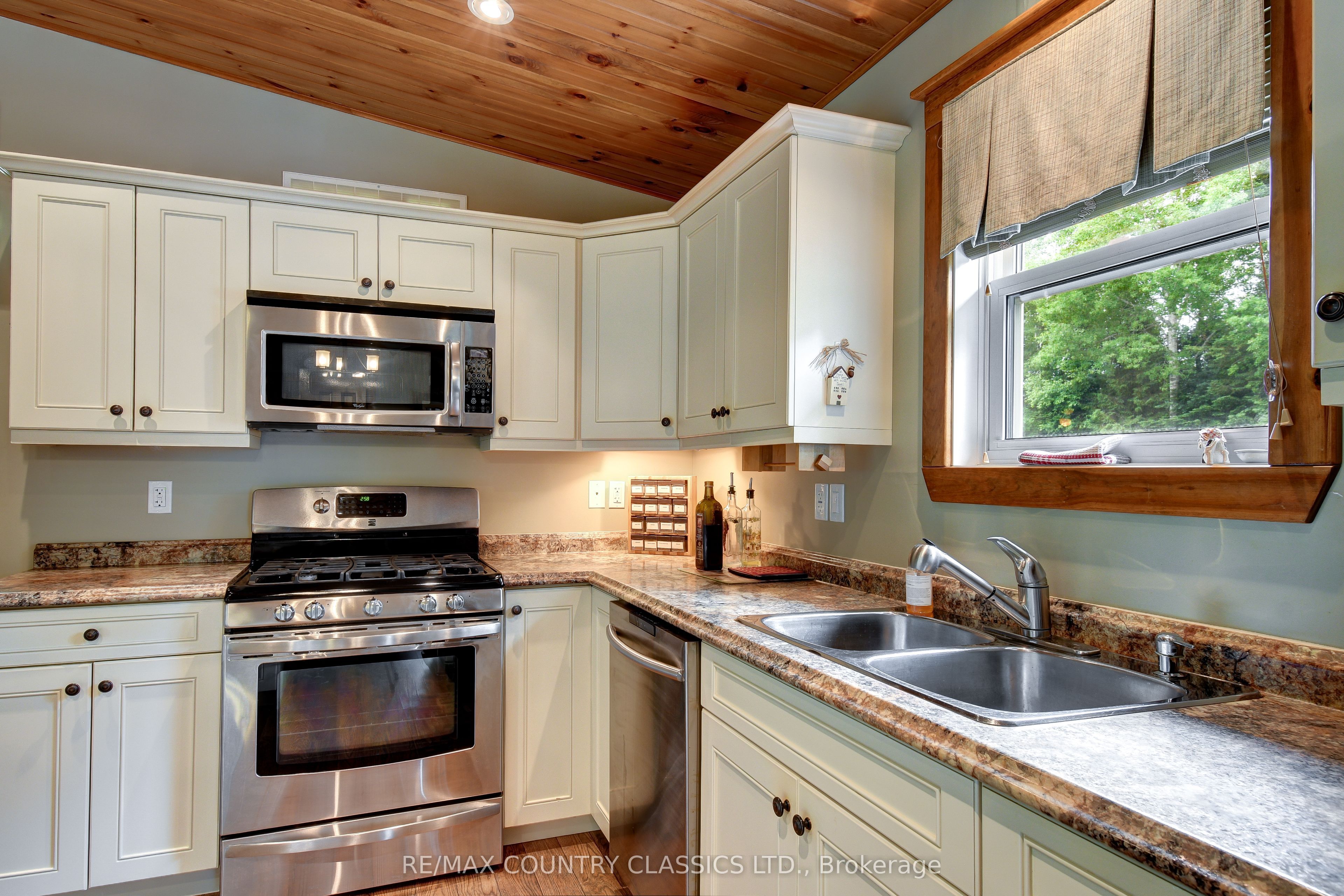 42 Nicklaus Drive Property Photo 12