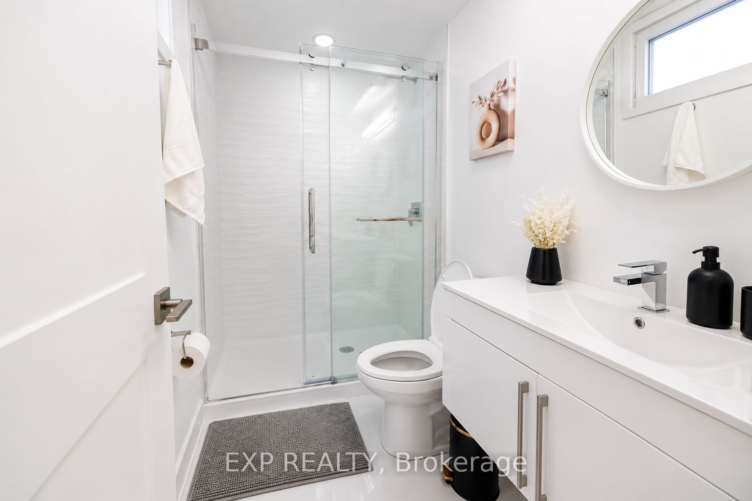 6065 Mcleod Road 206 Property Photo 2