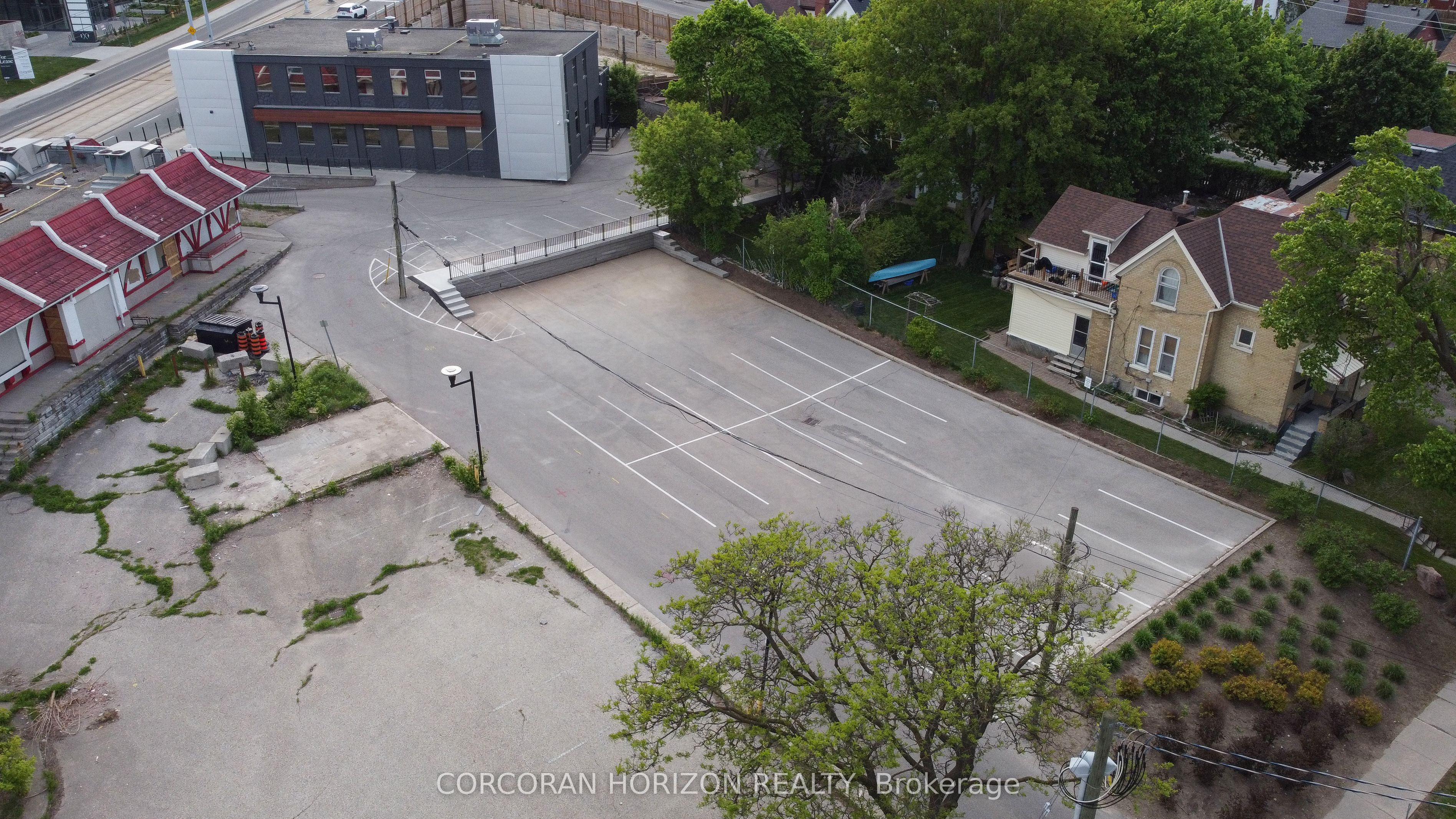 618 King Street W Property Photo 43