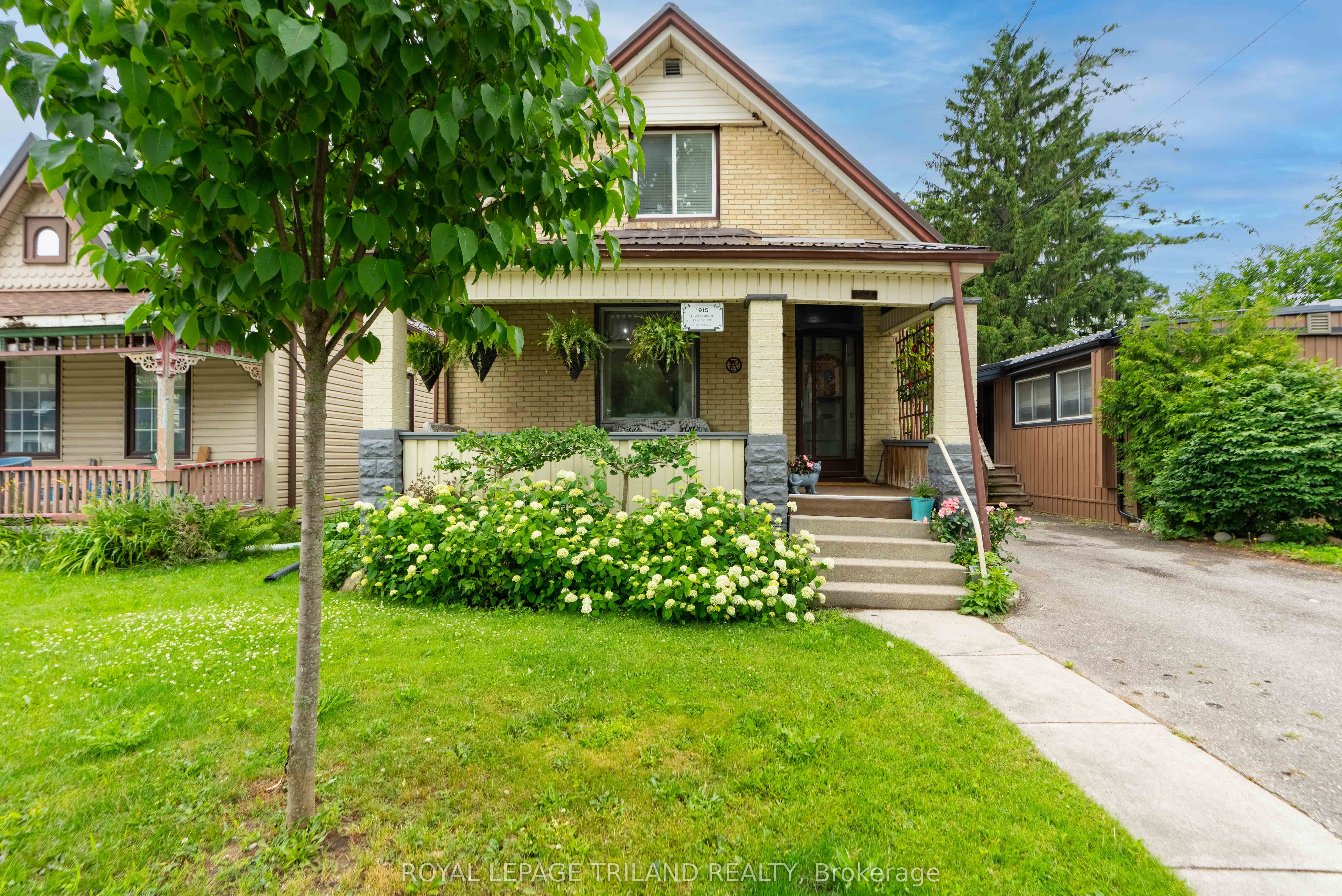 946 Dufferin Avenue Property Photo 1