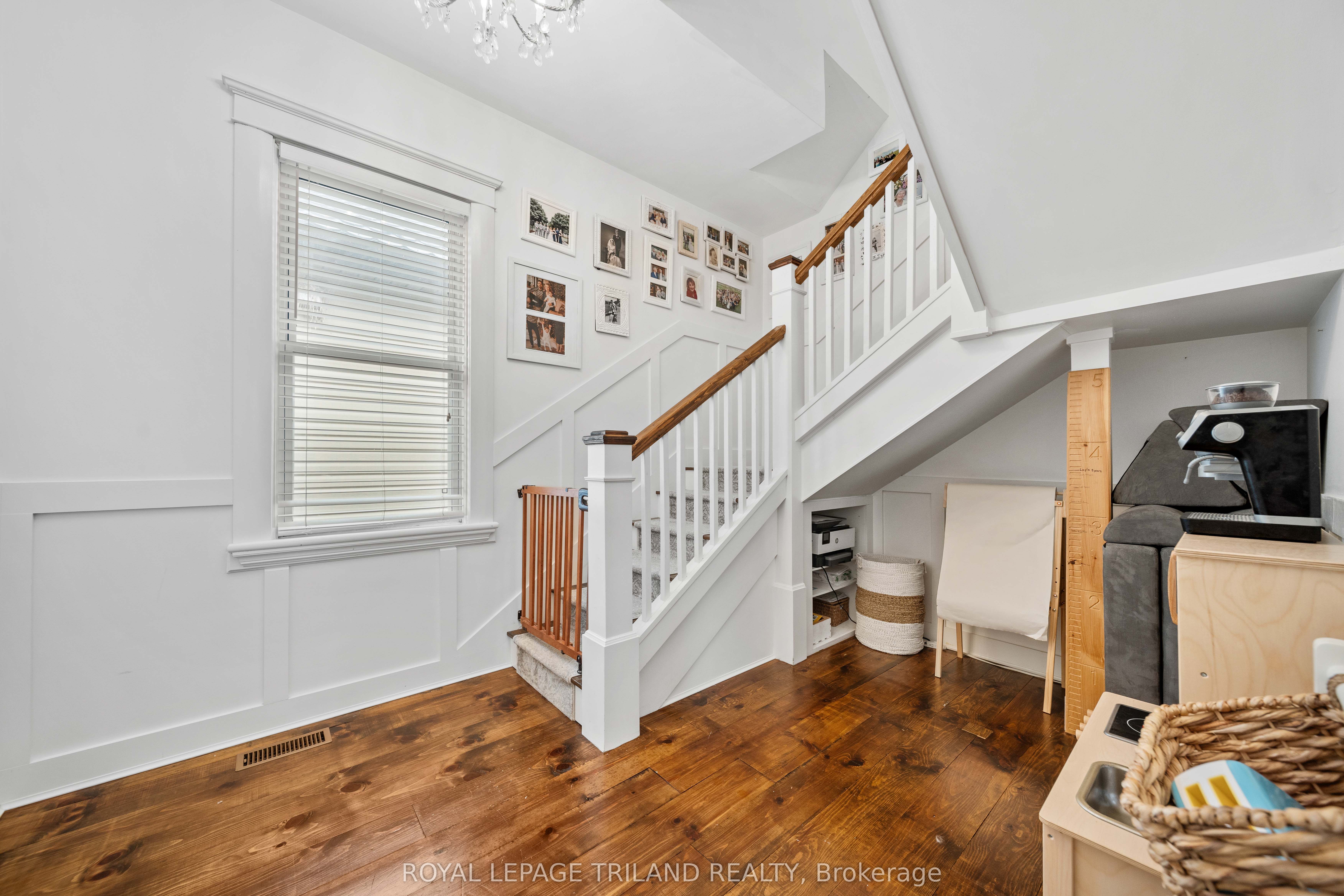 946 Dufferin Avenue Property Photo 17