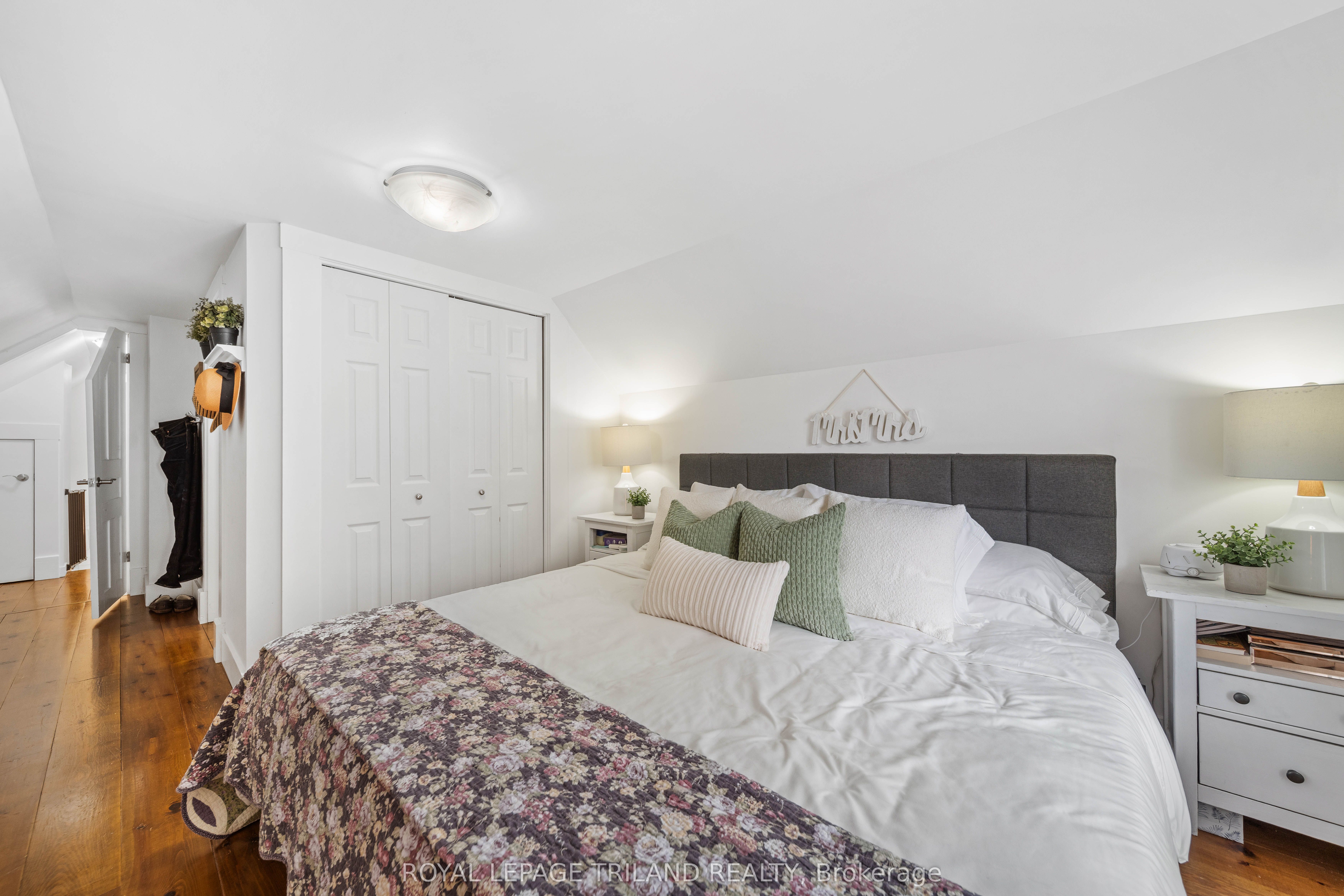 946 Dufferin Avenue Property Photo 21