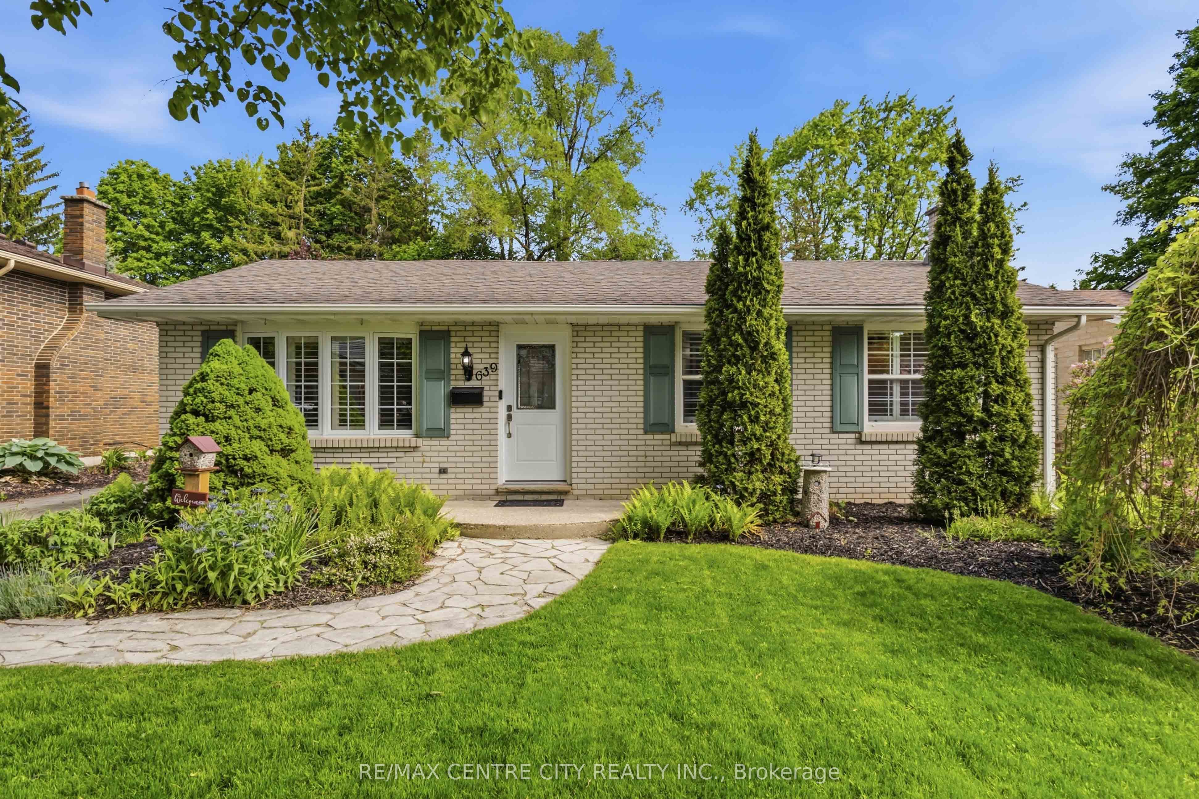 639 Dunboyne Crescent Property Photo 1