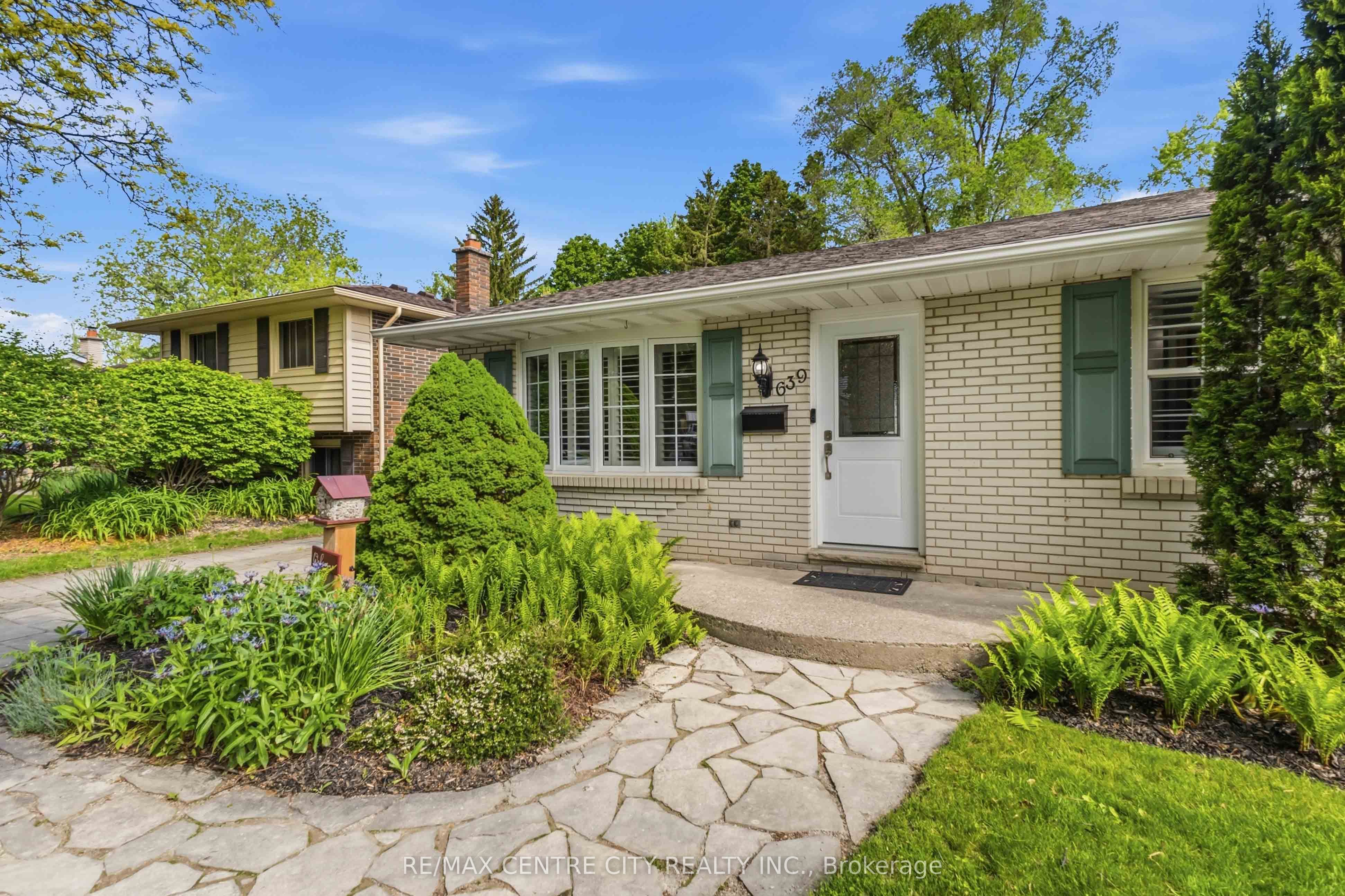 639 Dunboyne Crescent Property Photo 4
