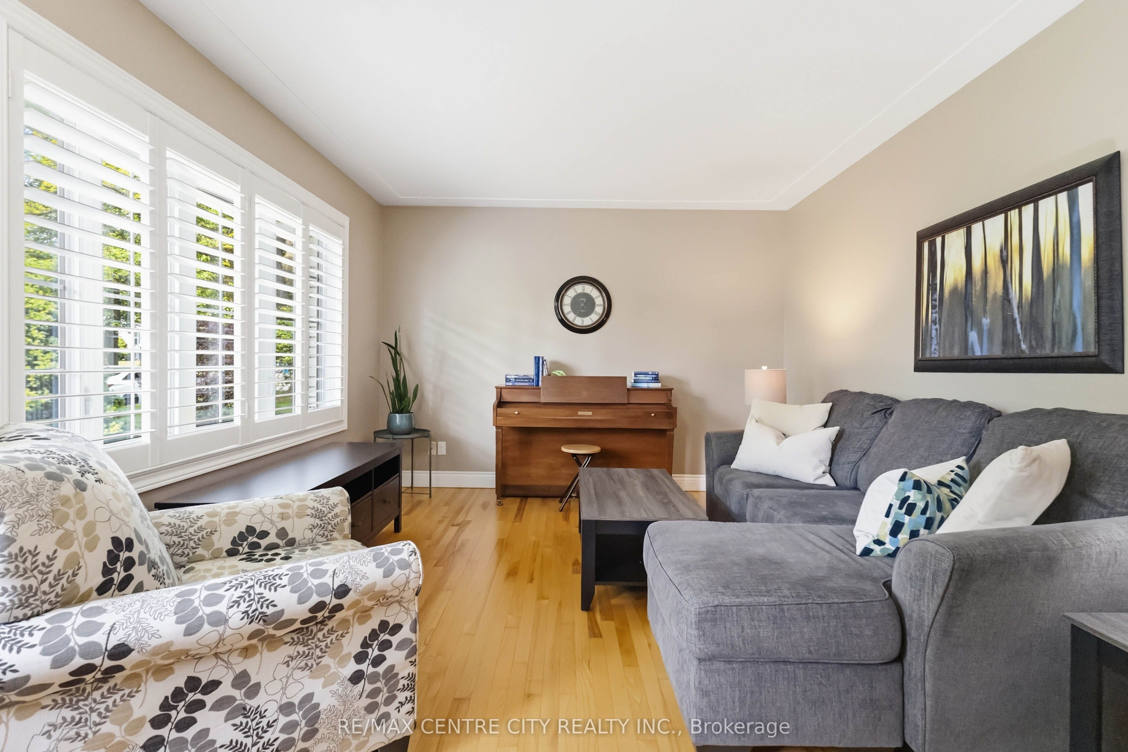 639 Dunboyne Crescent Property Photo 6