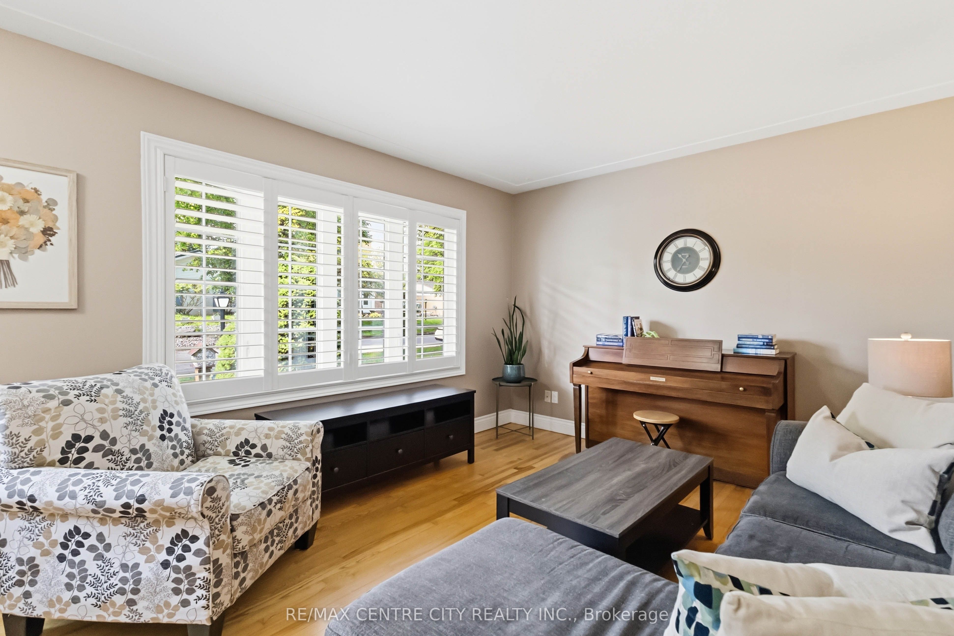 639 Dunboyne Crescent Property Photo 7