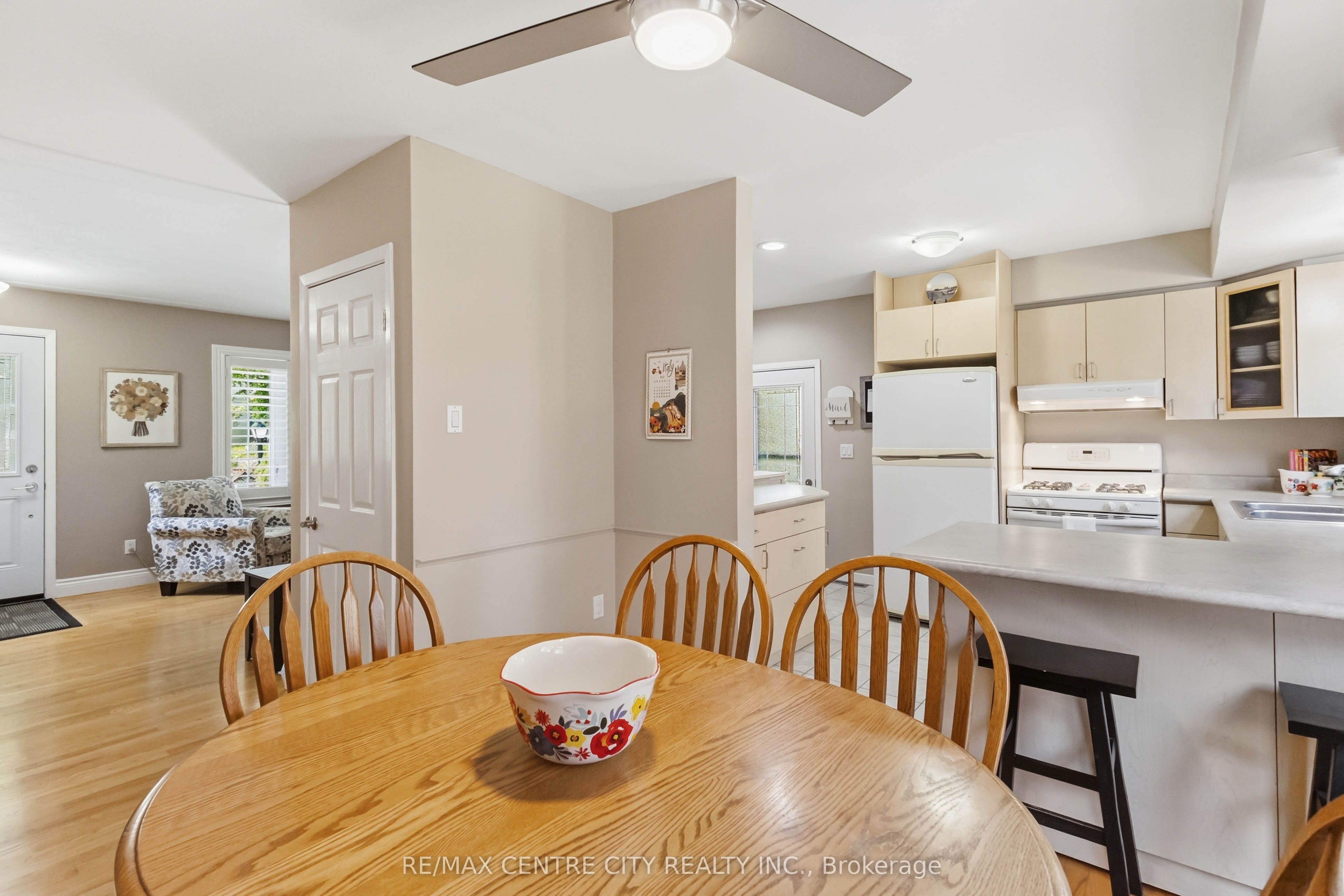 639 Dunboyne Crescent Property Photo 16
