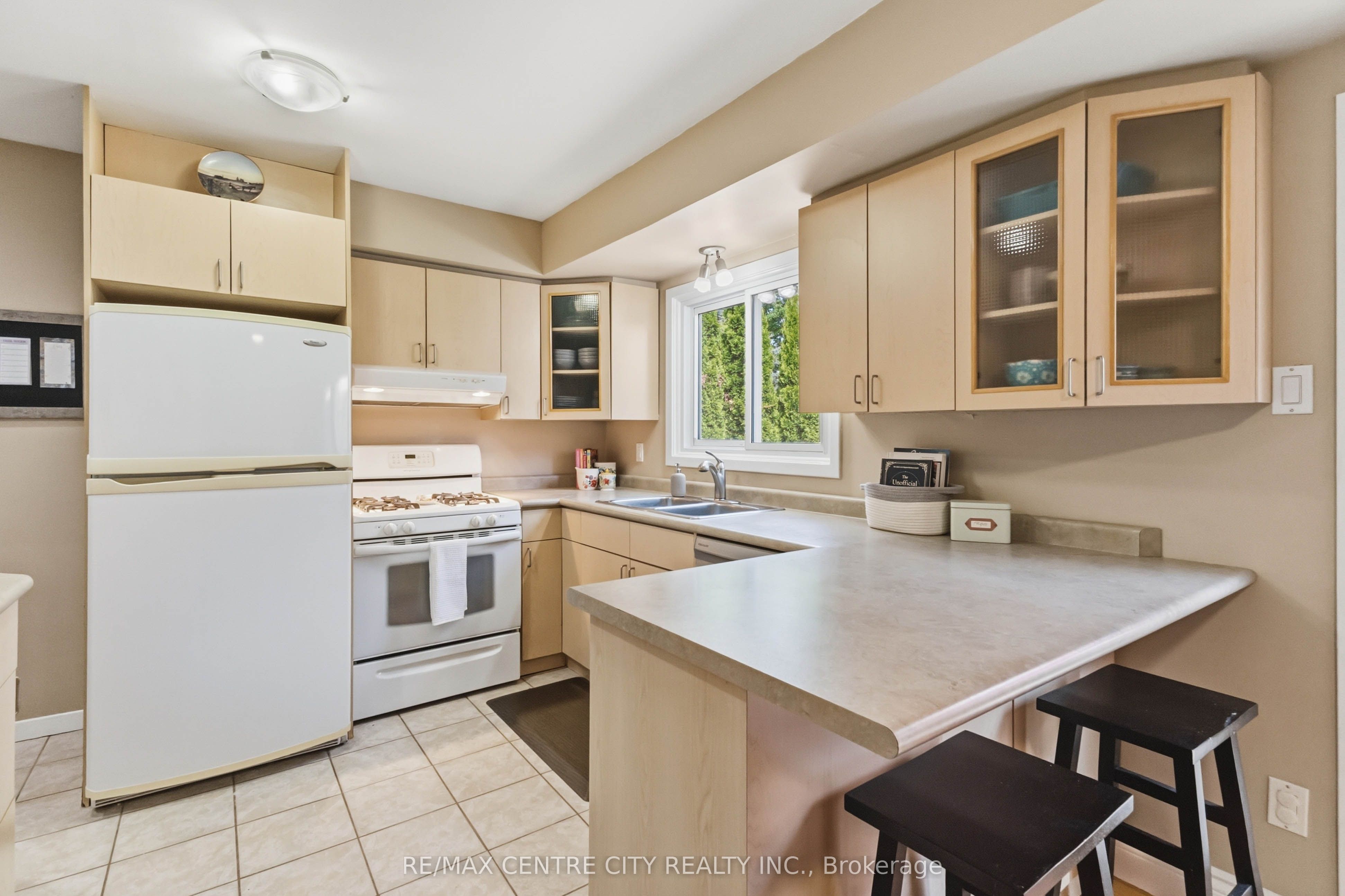 639 Dunboyne Crescent Property Photo 17