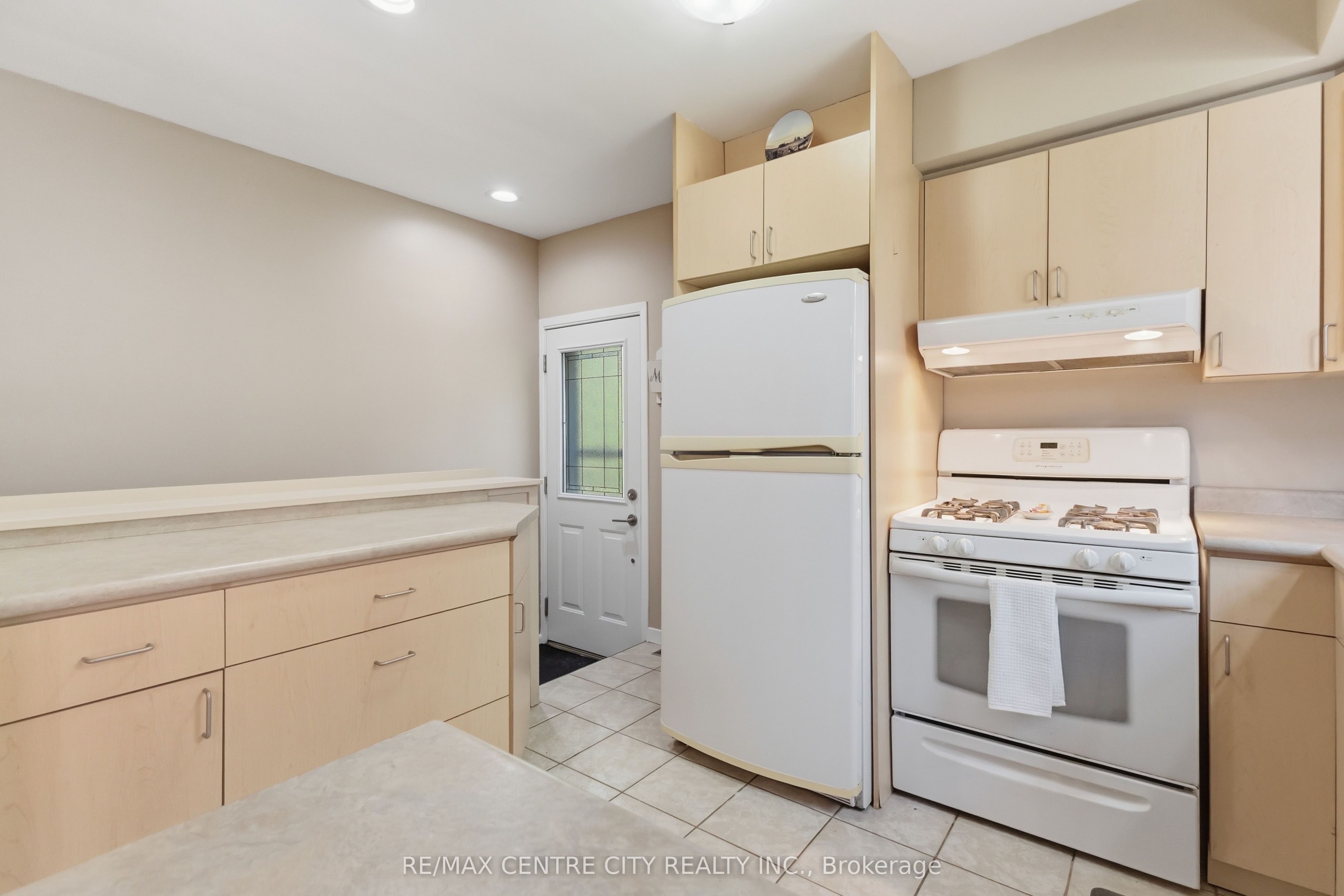 639 Dunboyne Crescent Property Photo 19