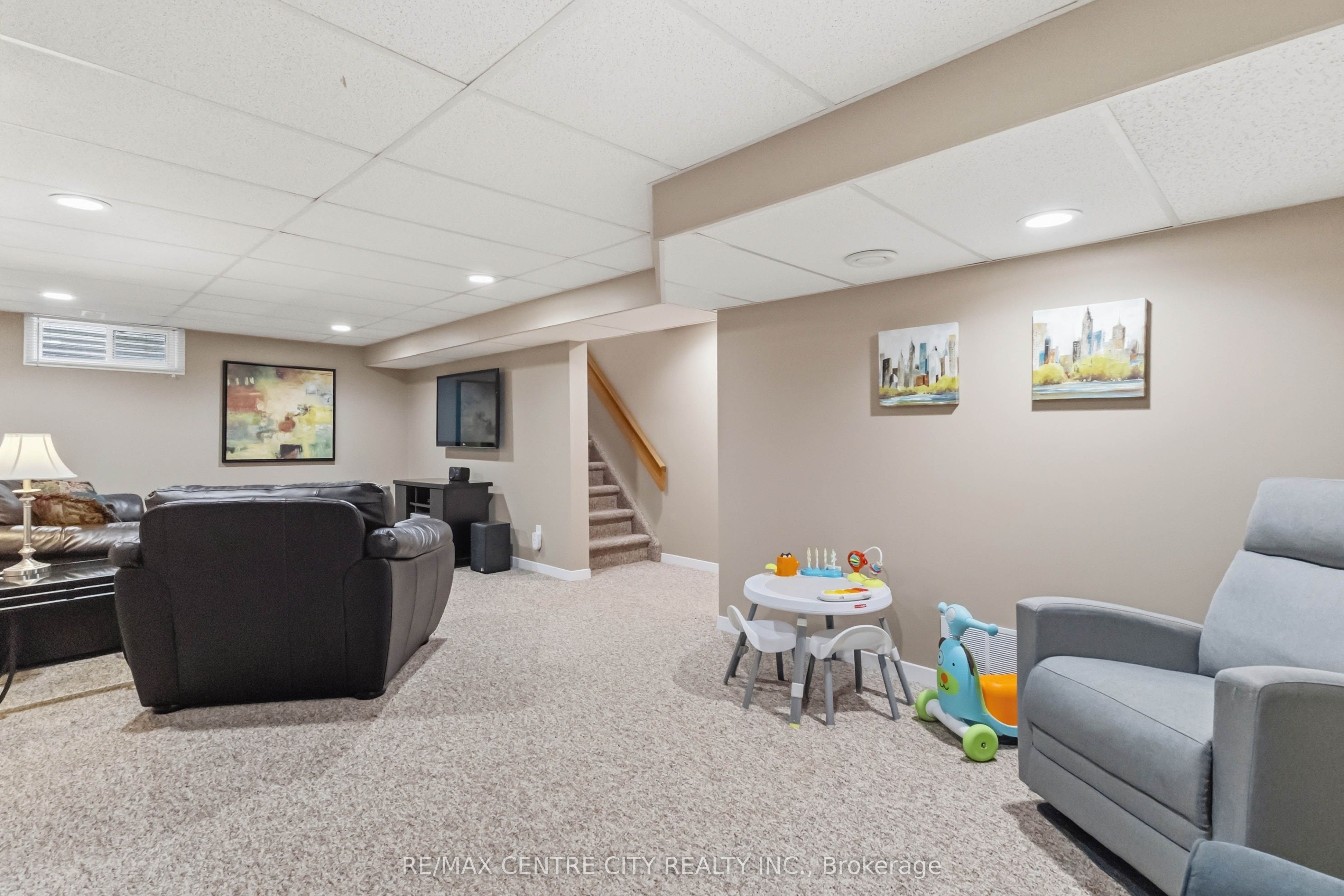 639 Dunboyne Crescent Property Photo 31