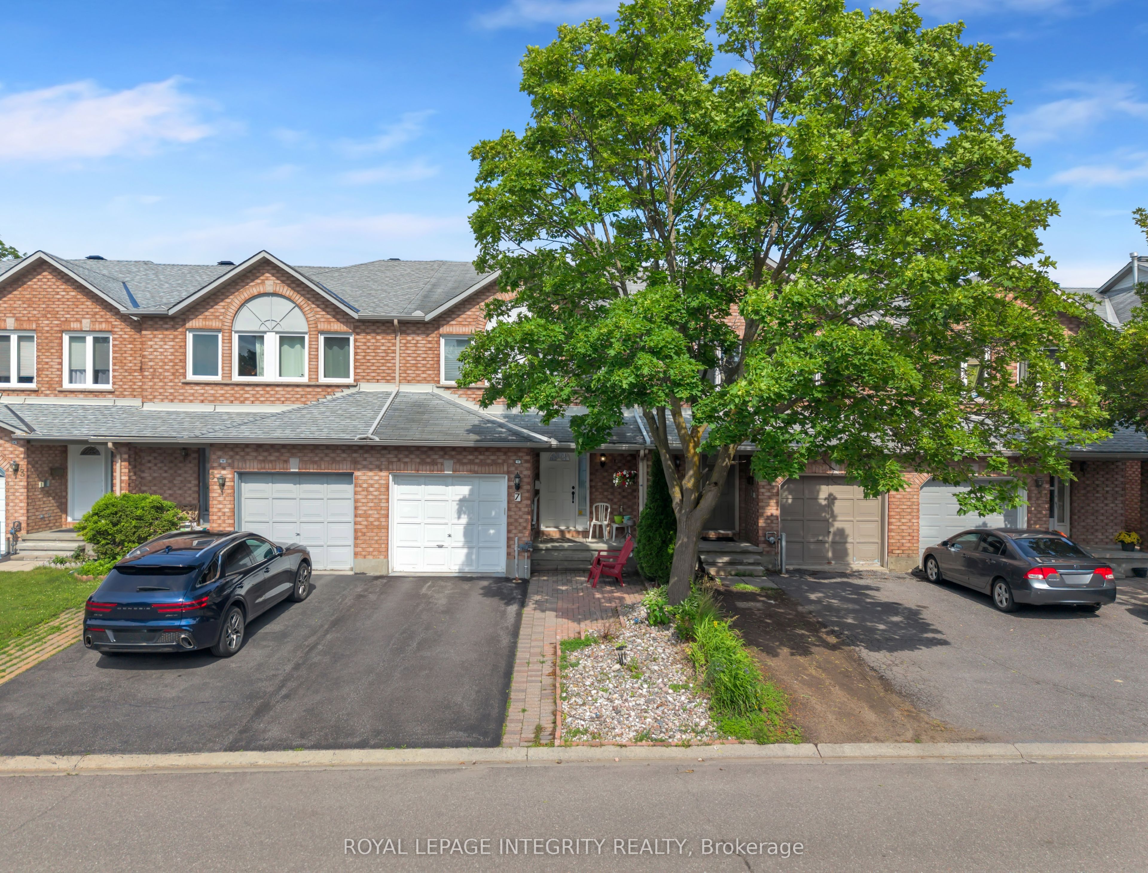 7 Westpointe Crescent Property Photo 2