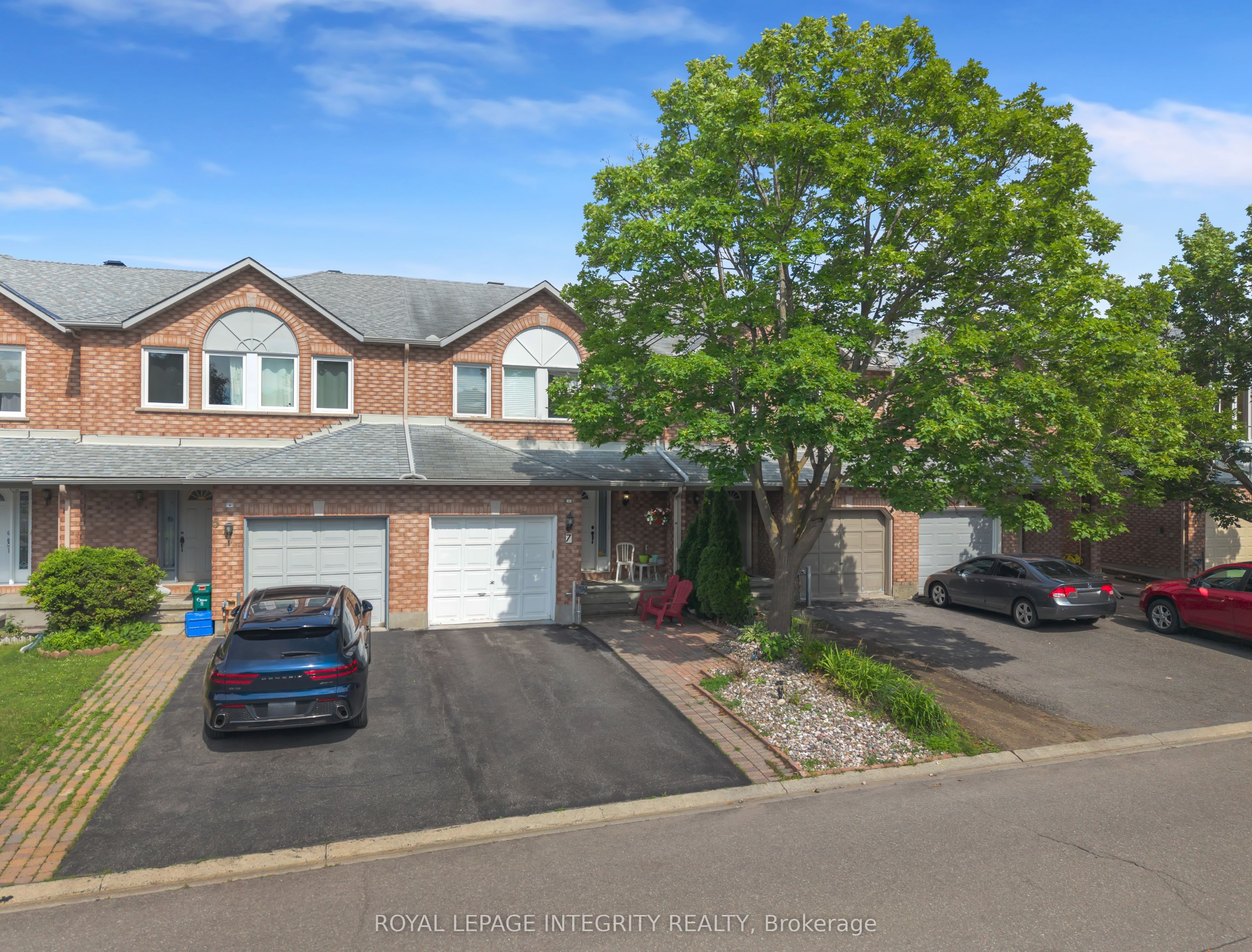7 Westpointe Crescent Property Photo 3