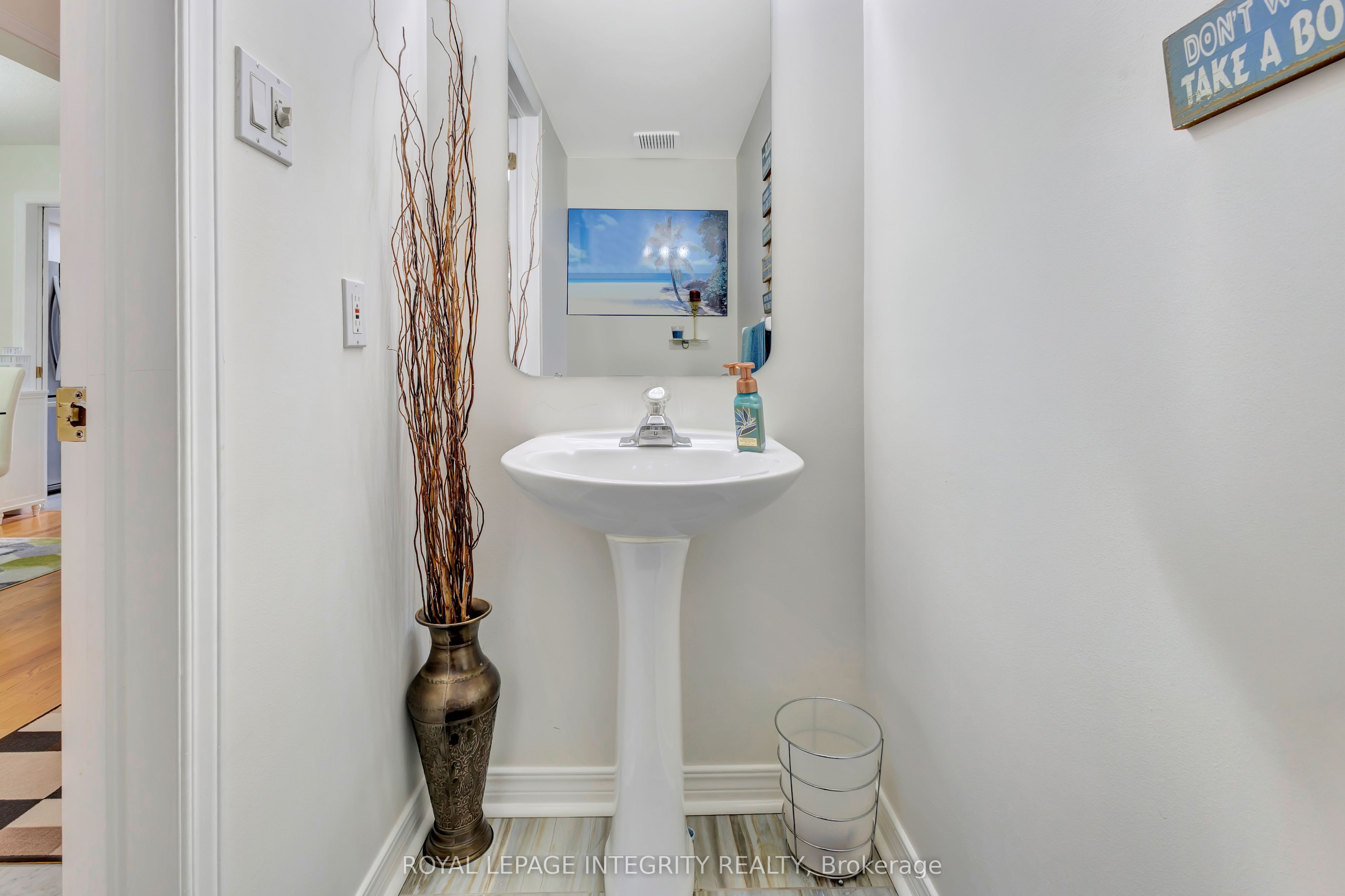 7 Westpointe Crescent Property Photo 8