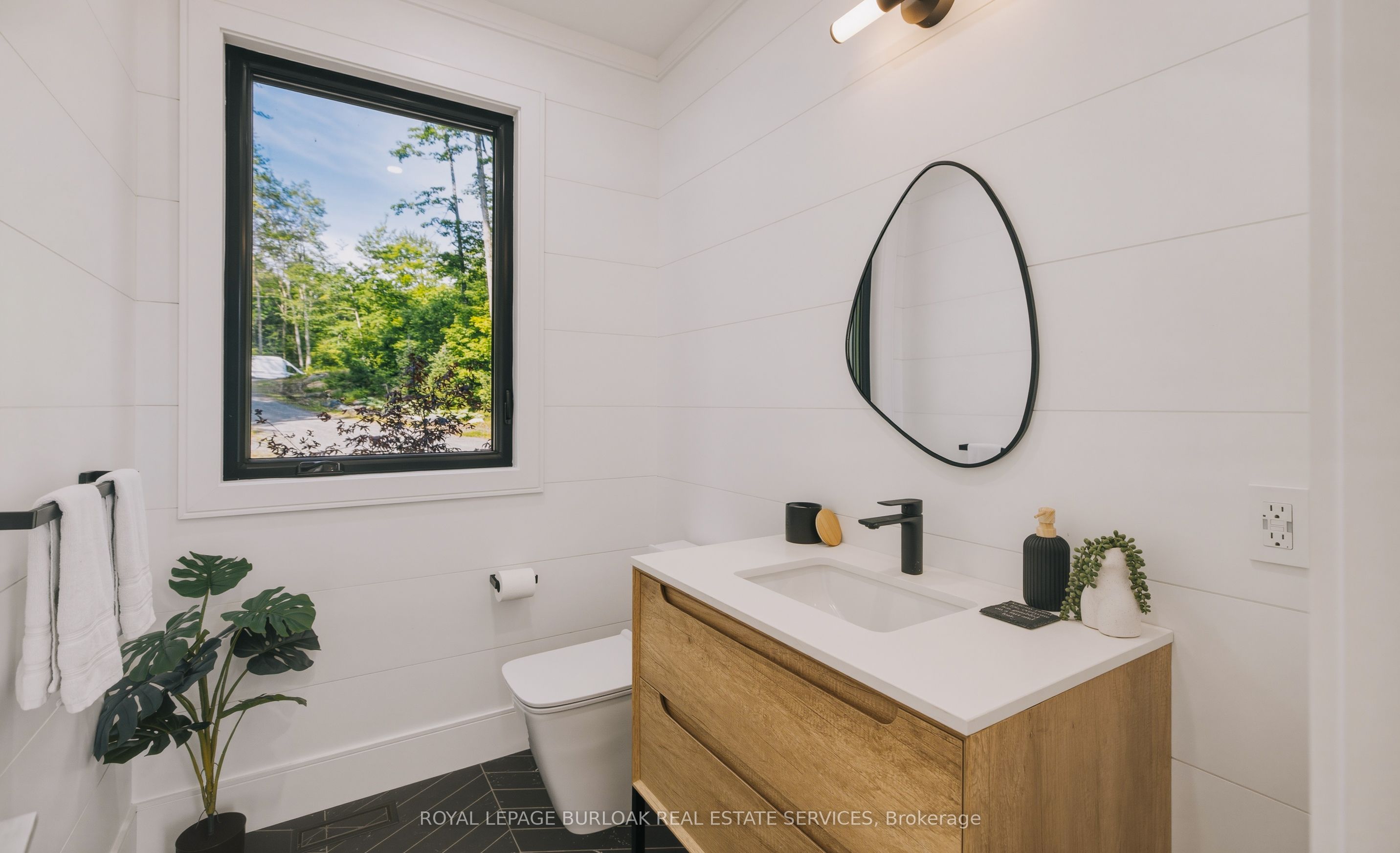 22 Long And Winding Road Property Photo 18