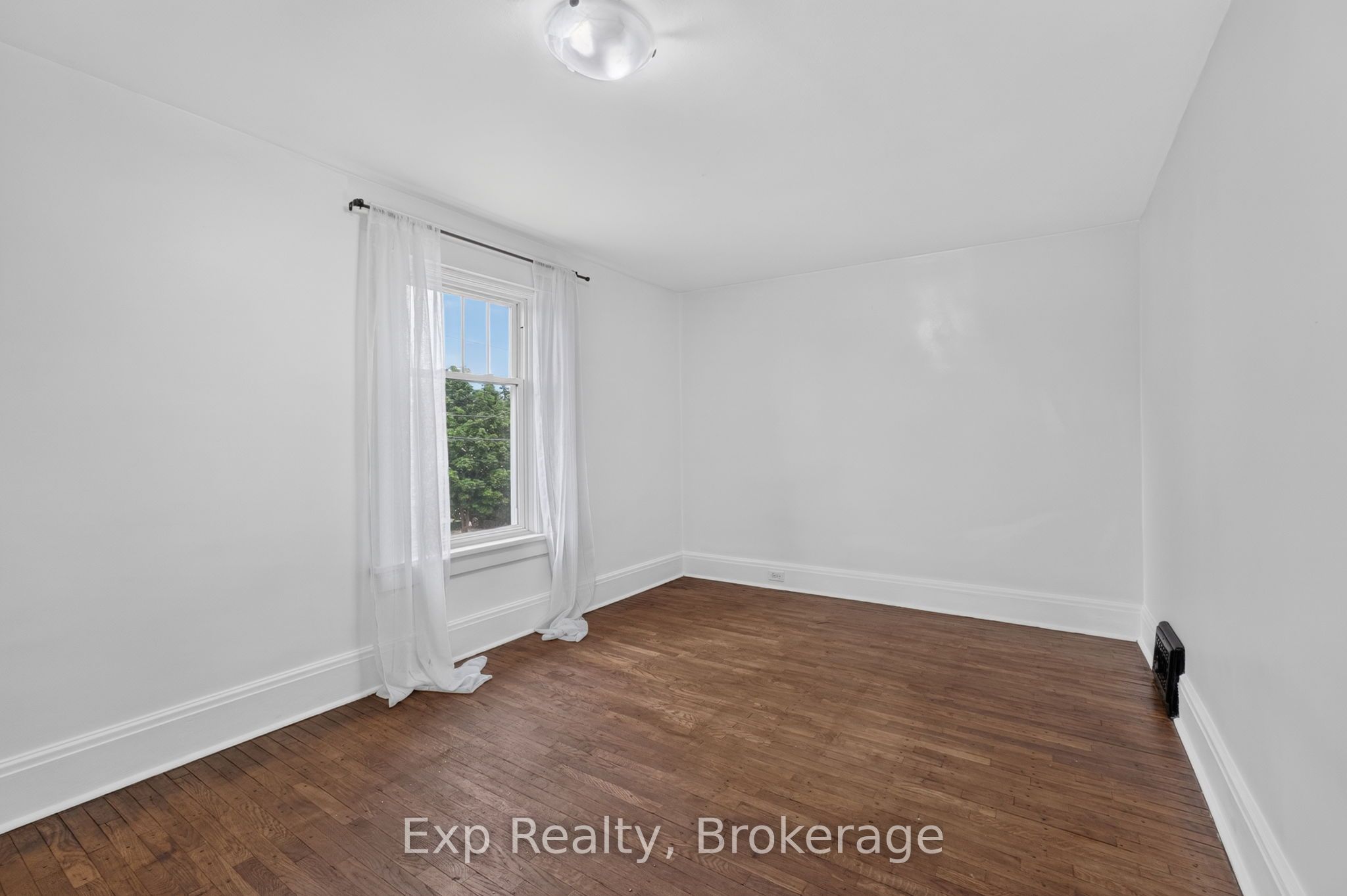98 Cedar Street Property Photo 26