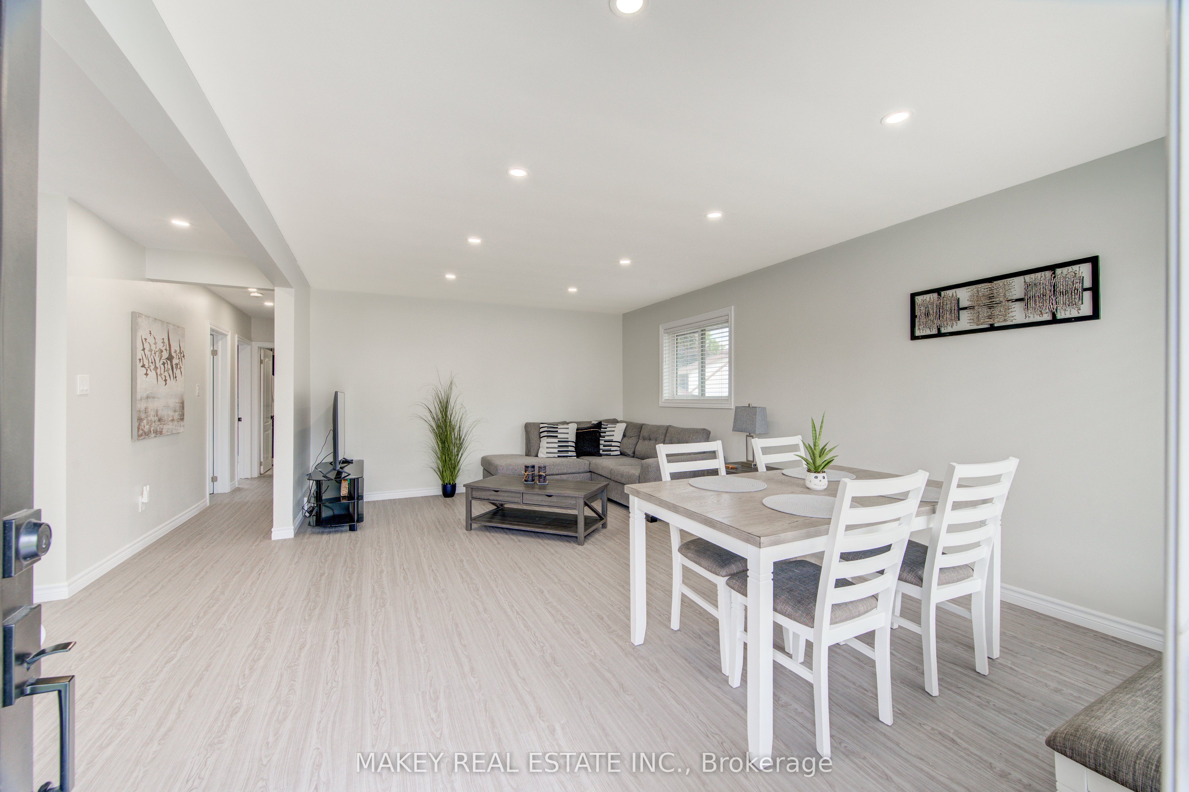 69 Clarke Street N Property Photo 6