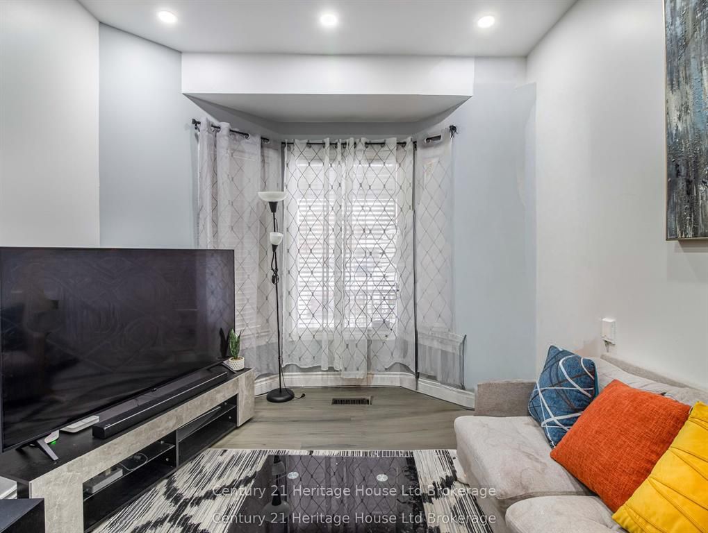 8 Mohican Drive Property Photo 3