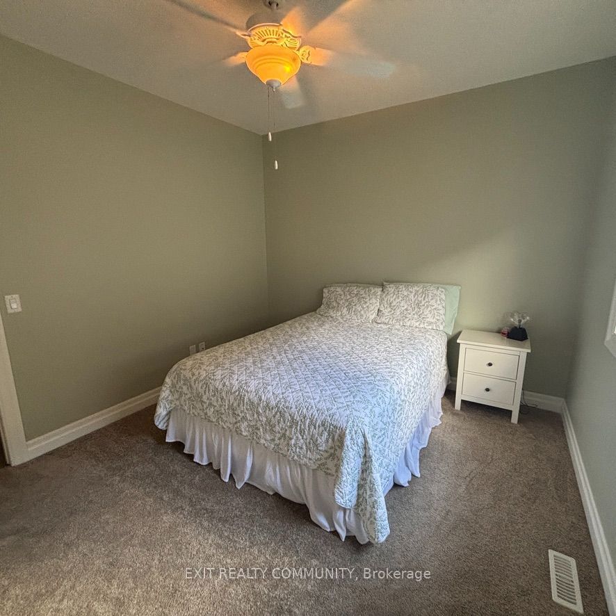 598 Bennett Crescent Property Photo 12