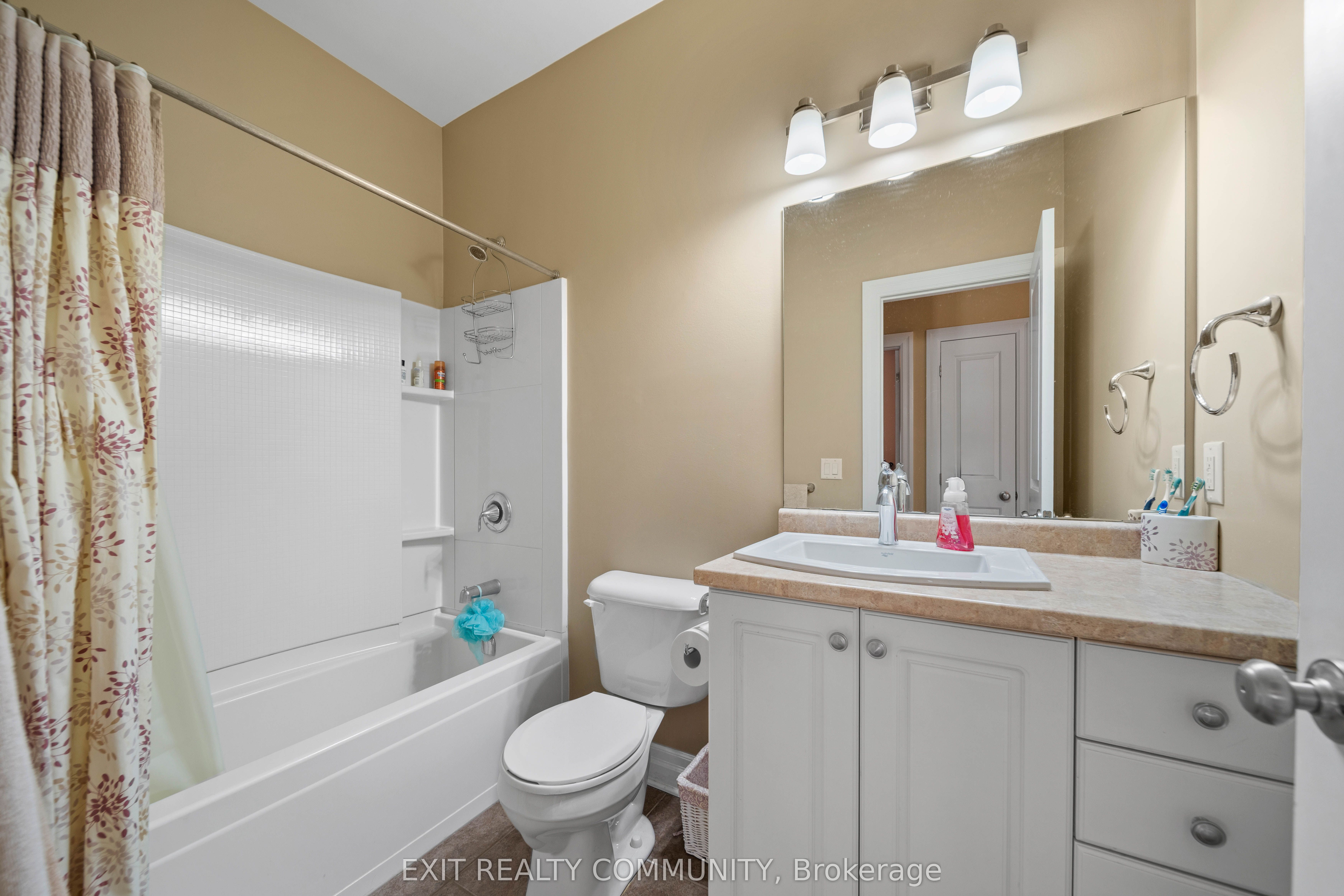 598 Bennett Crescent Property Photo 14