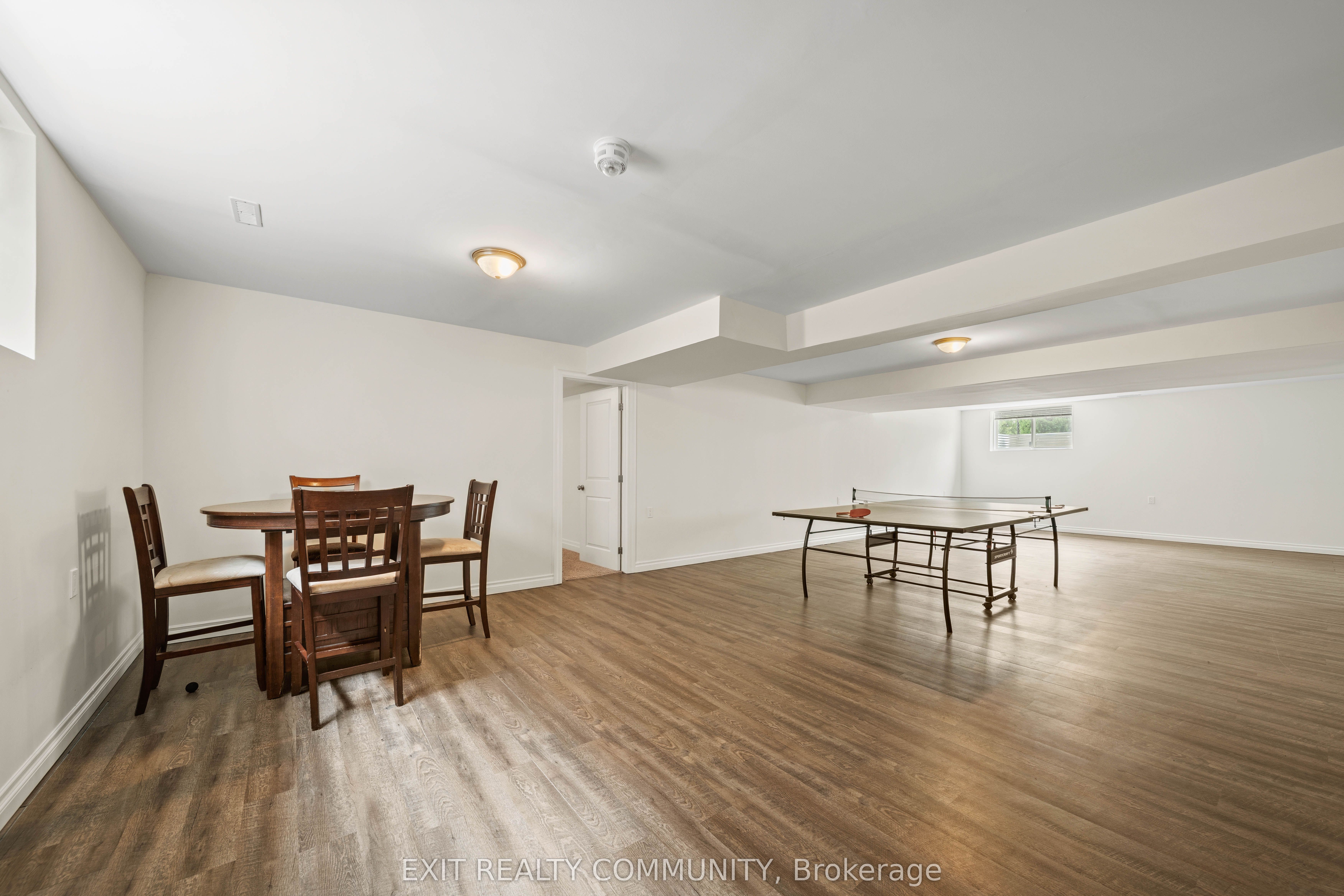 598 Bennett Crescent Property Photo 16