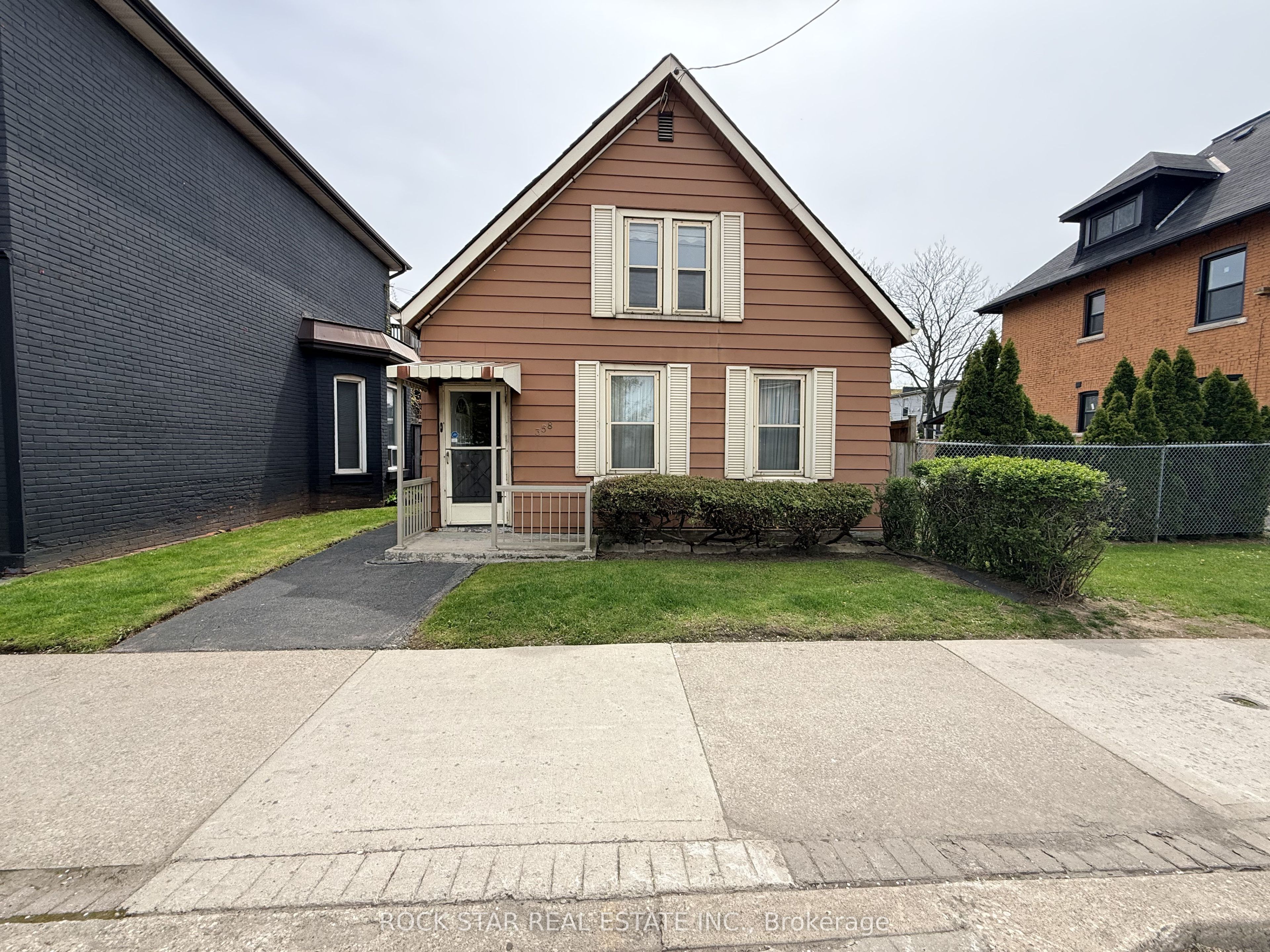 358 Barton Street E Property Photo 1