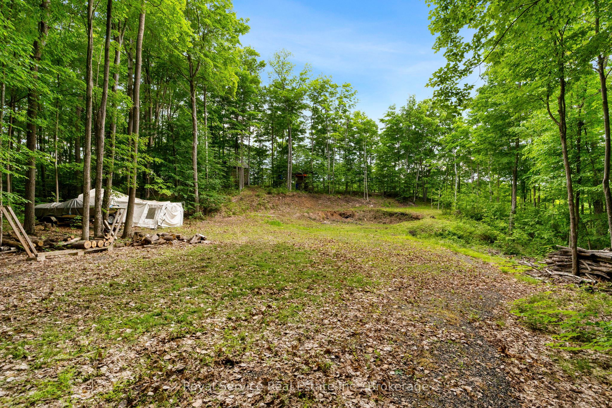 1314 Guigue Road Property Photo 3