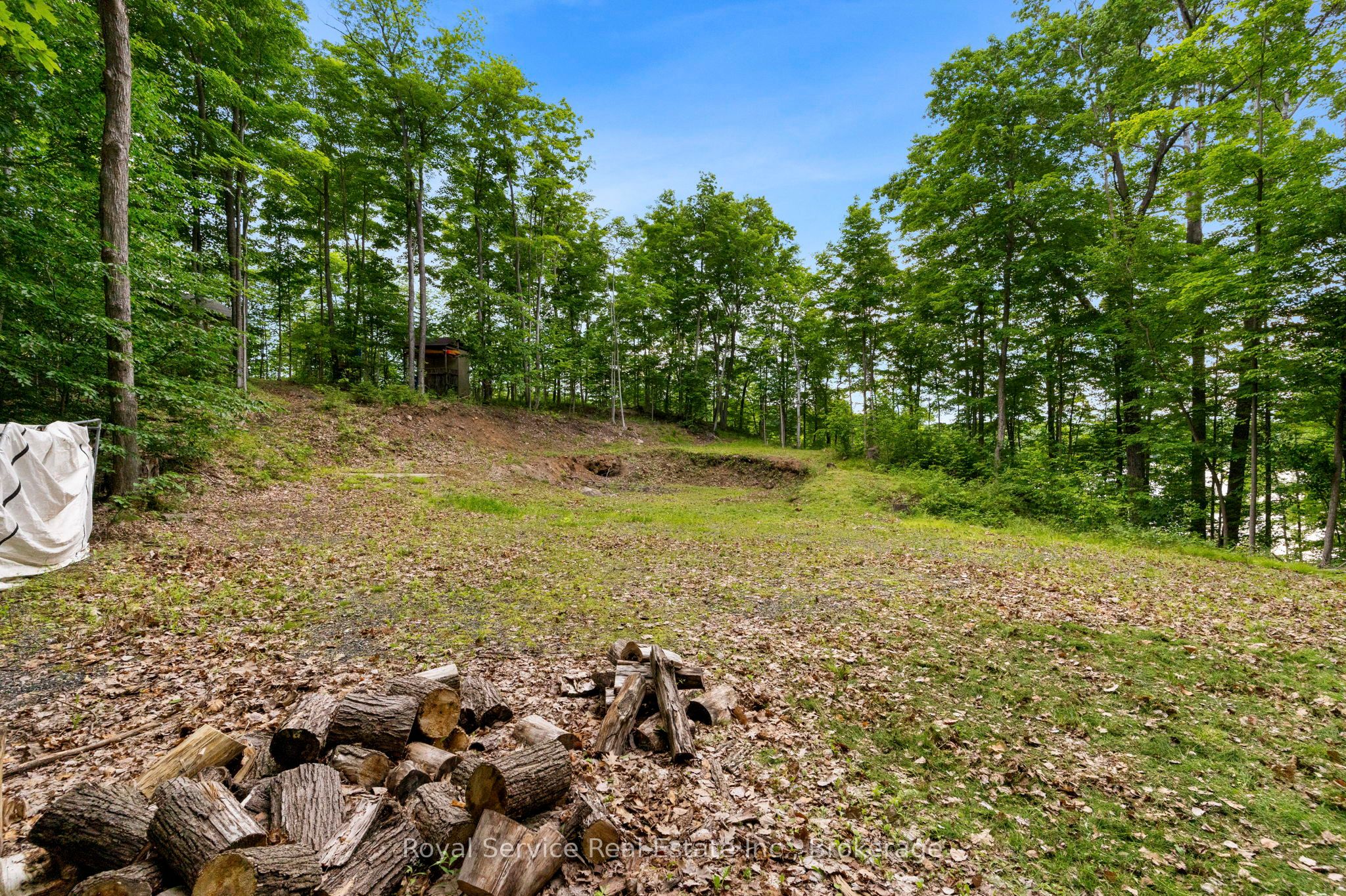 1314 Guigue Road Property Photo 4