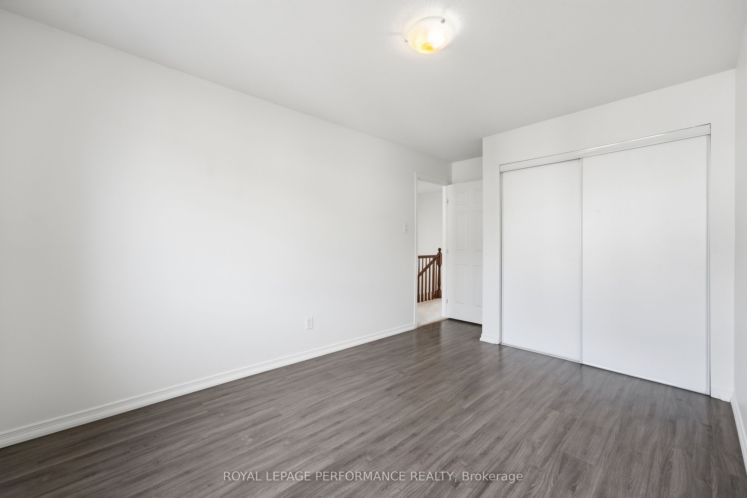 277 Rolling Meadow Crescent Property Photo 25