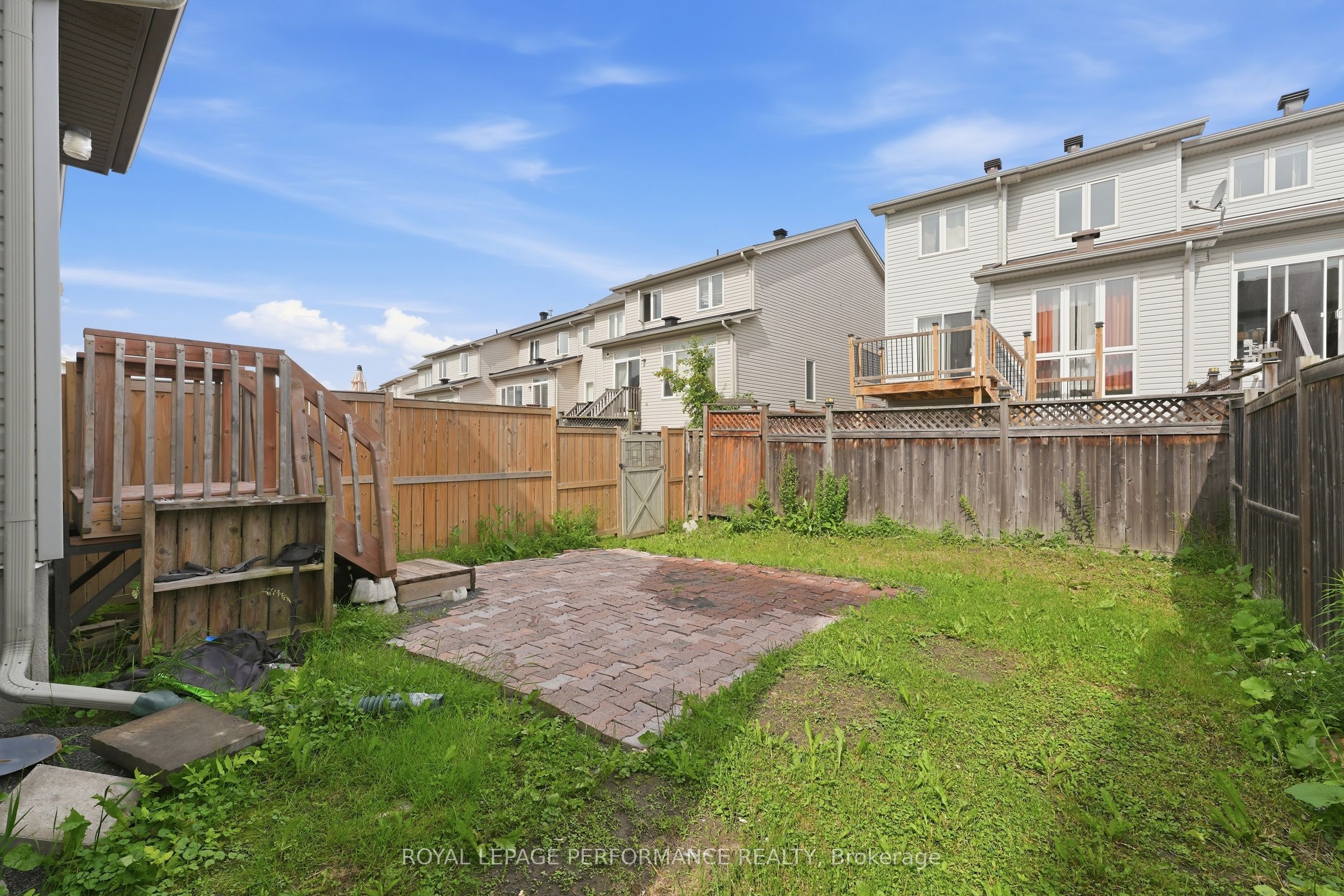 277 Rolling Meadow Crescent Property Photo 31