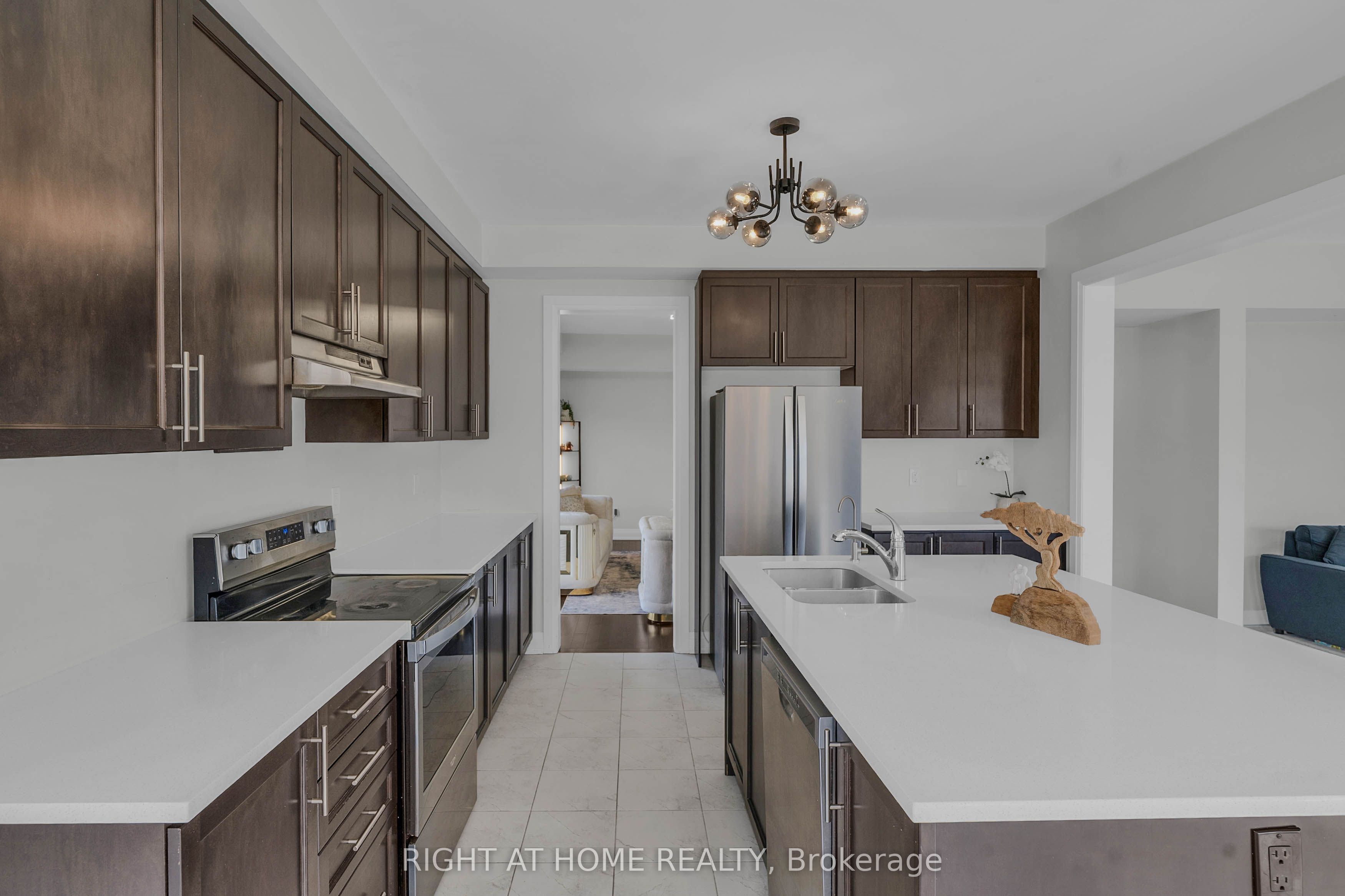 1104 Edinburgh Drive Property Photo 25