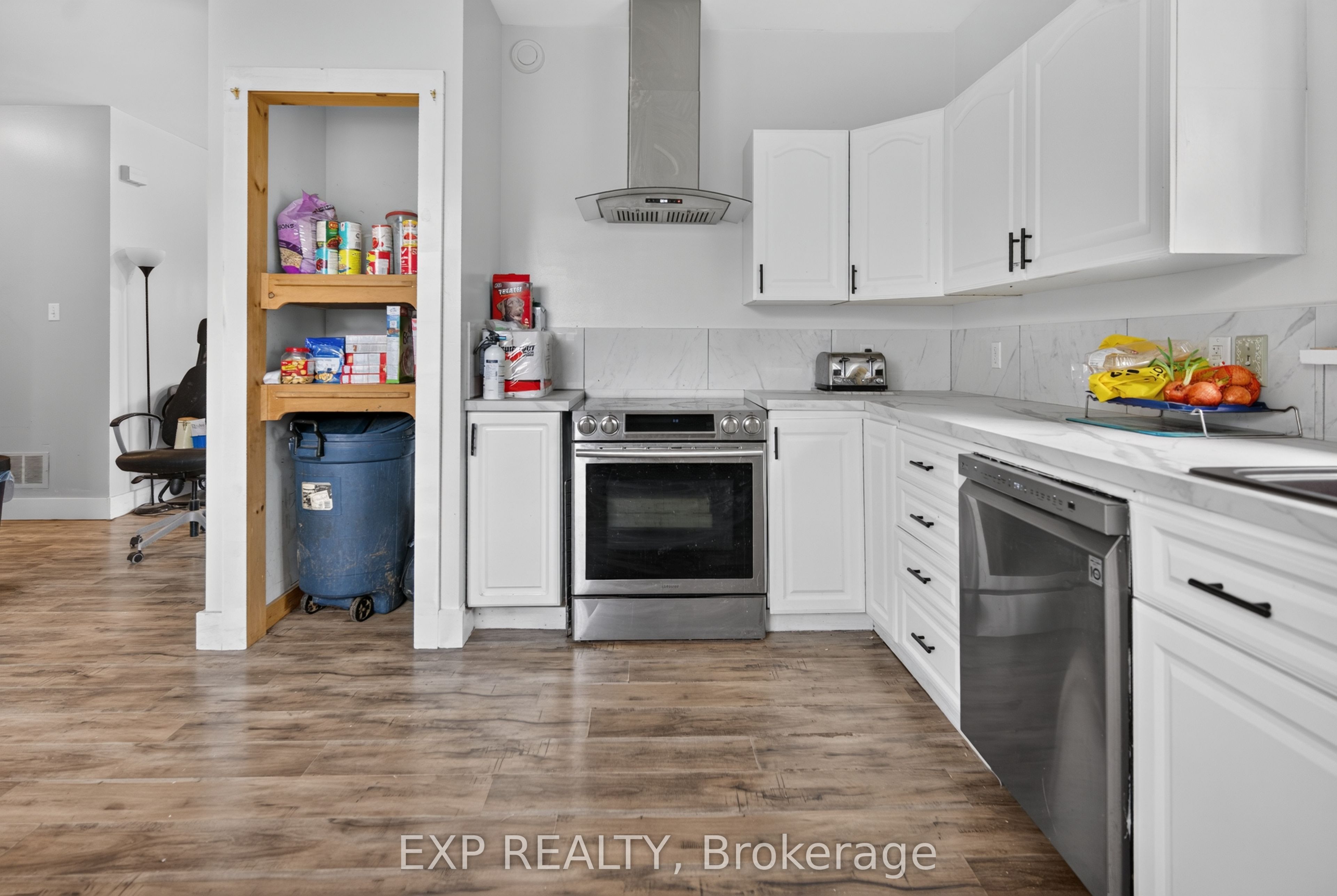 150 Main Street N Property Photo 12