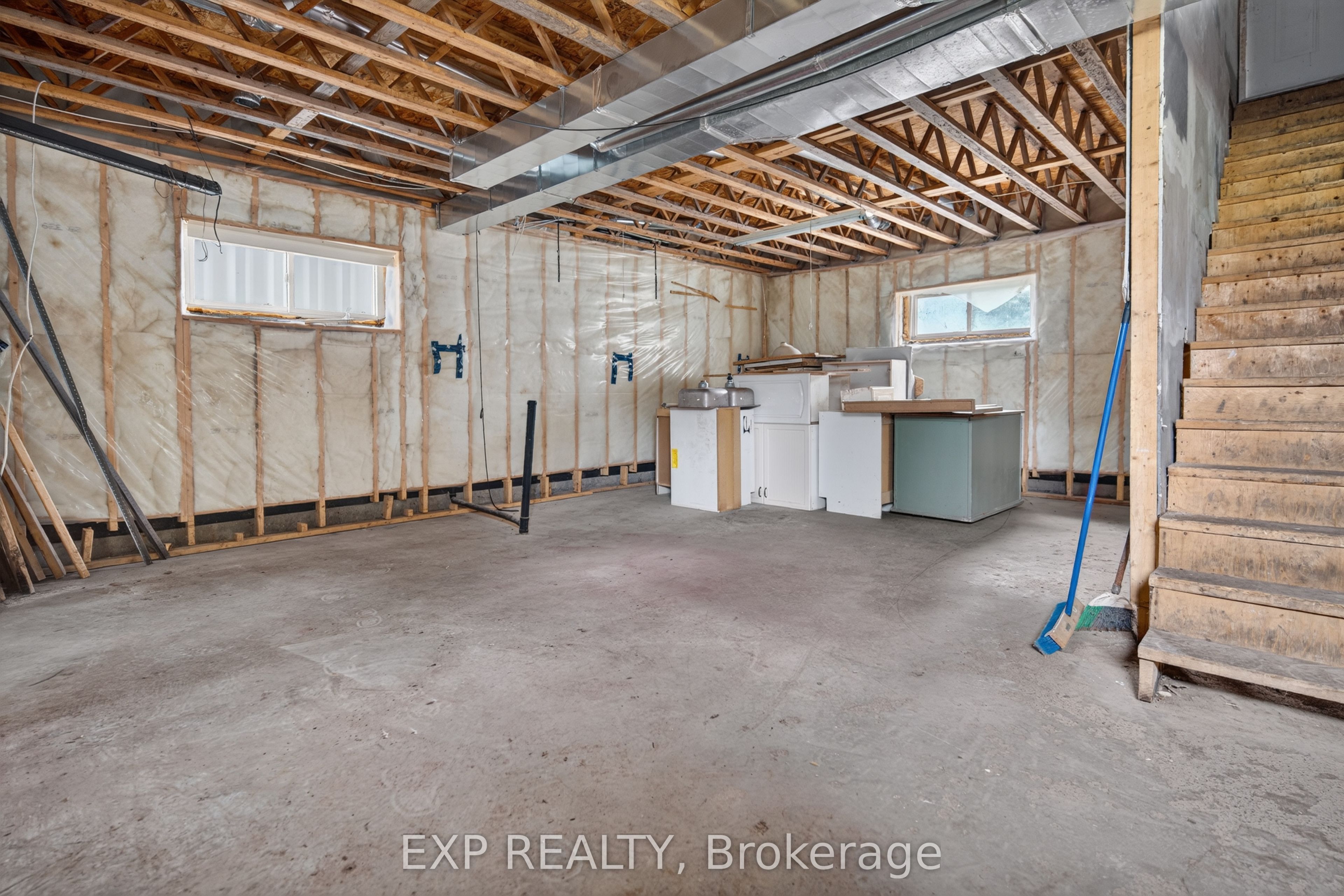 150 Main Street N Property Photo 22