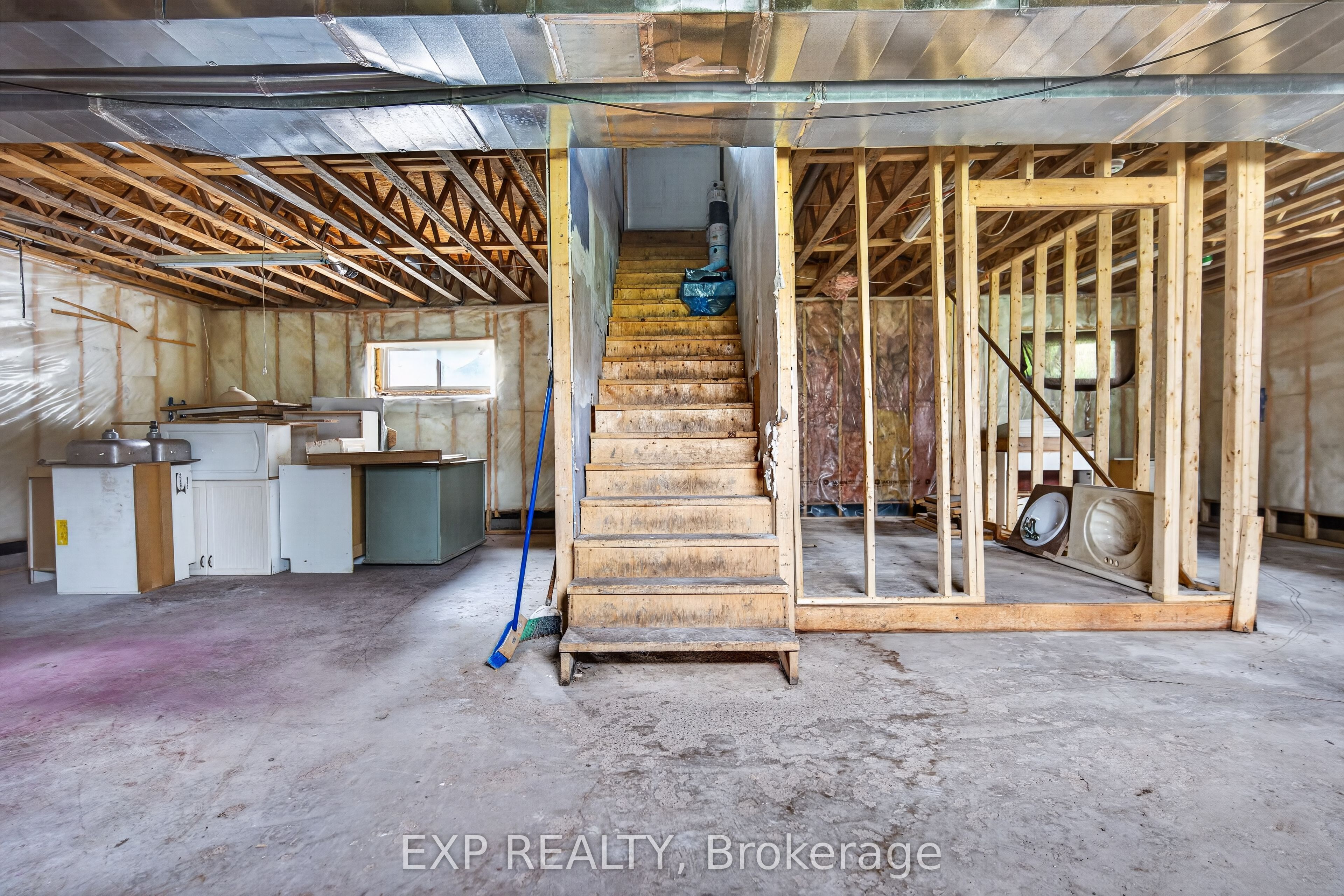150 Main Street N Property Photo 26