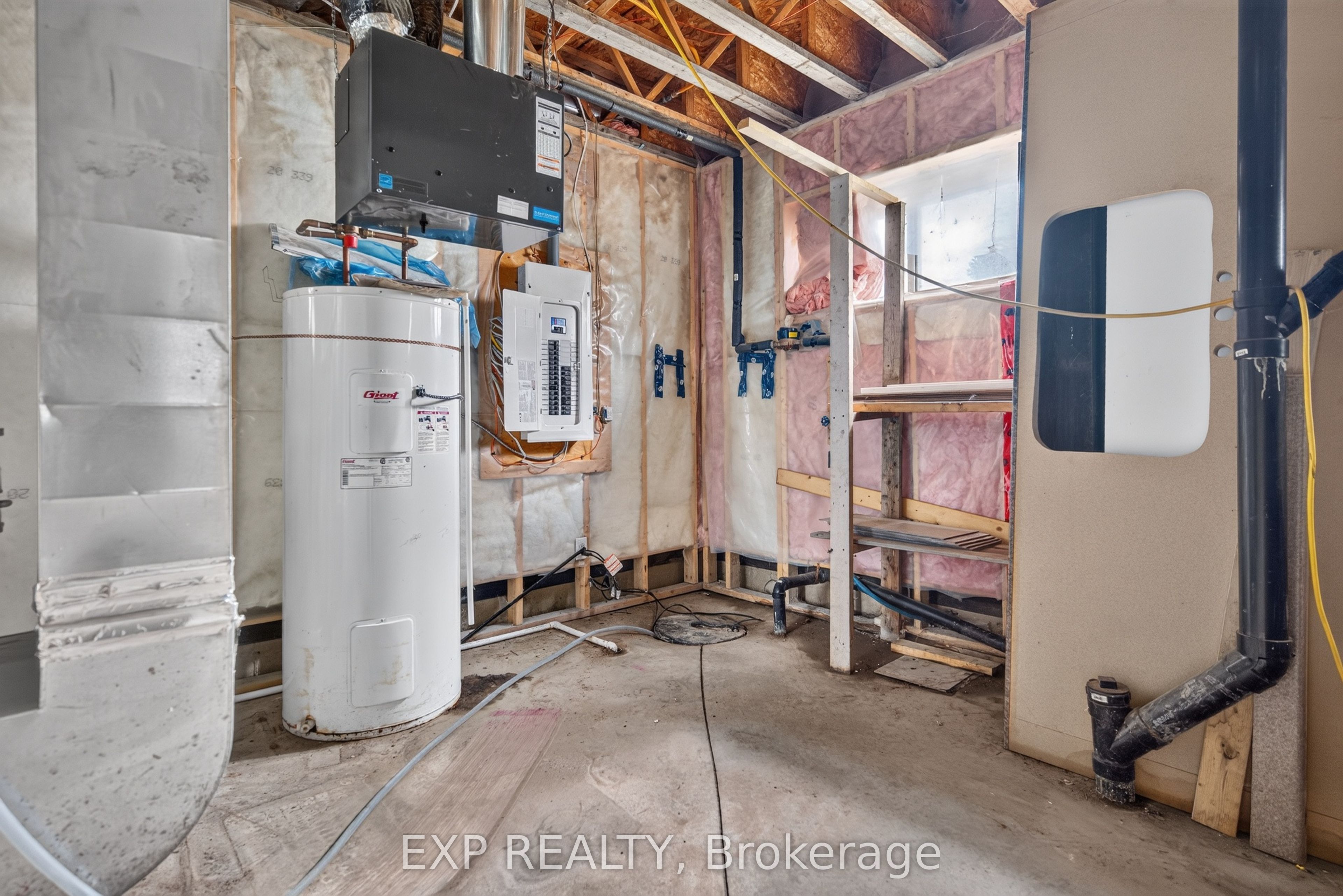 150 Main Street N Property Photo 27