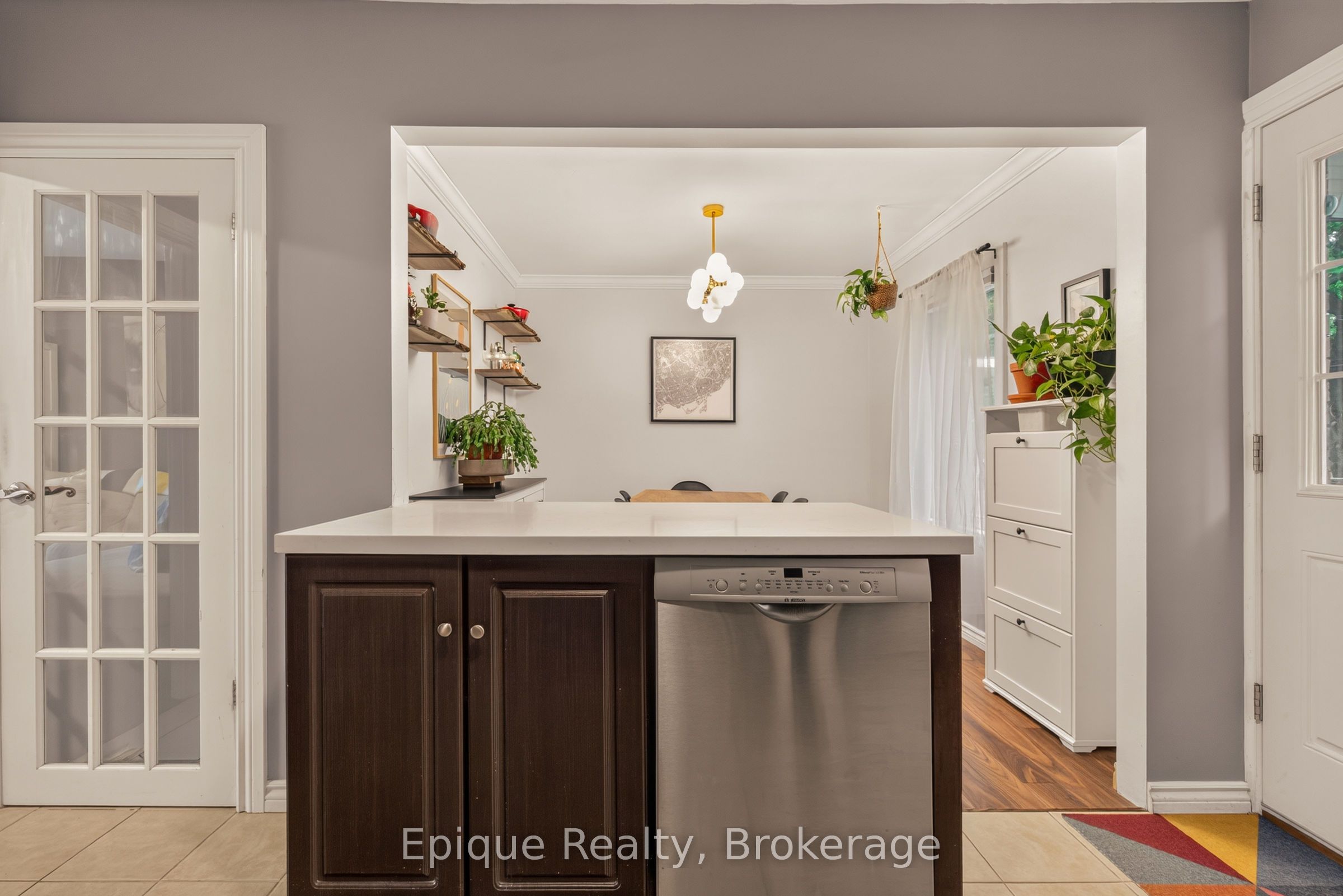 93 Graham Avenue S Property Photo 11