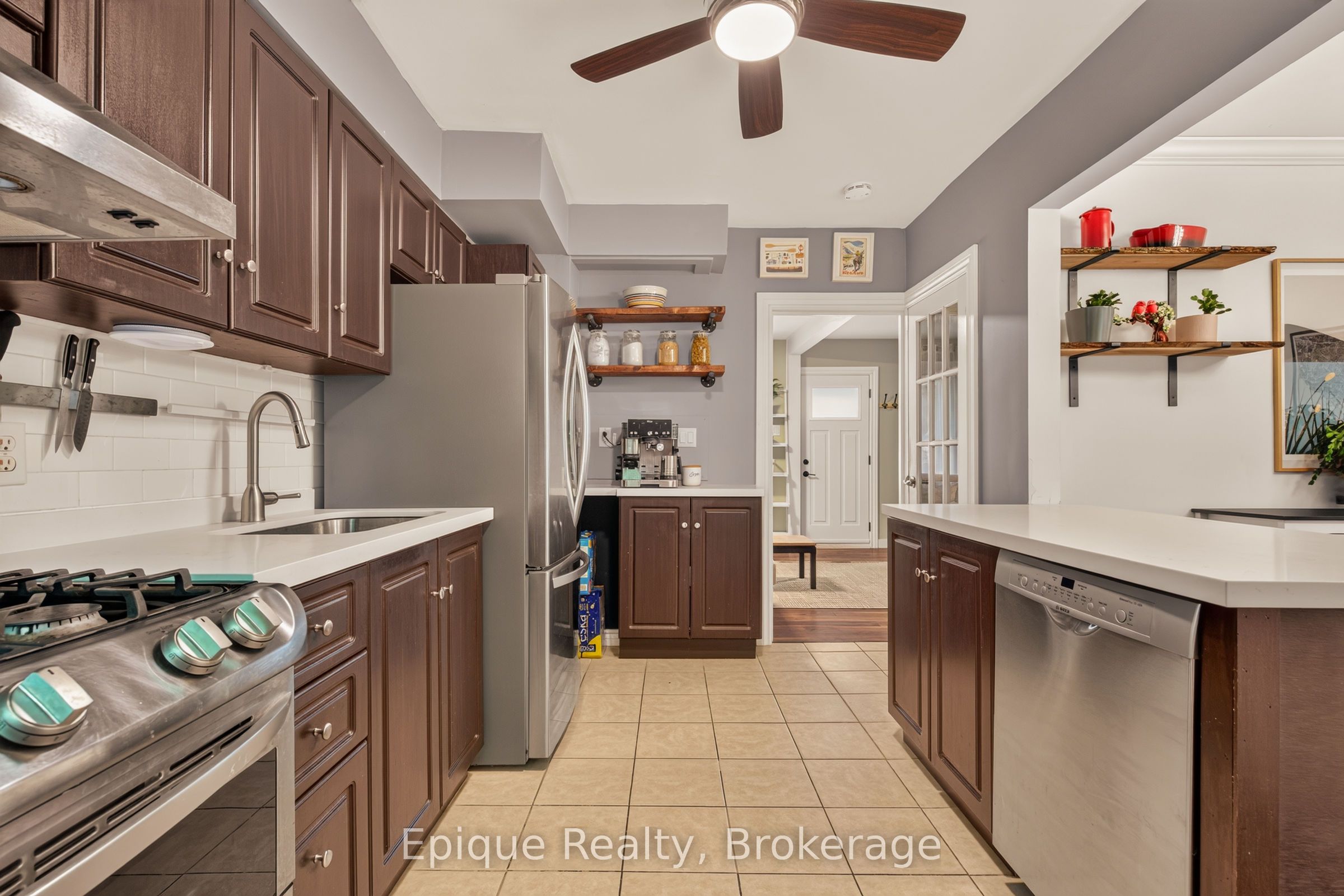 93 Graham Avenue S Property Photo 12