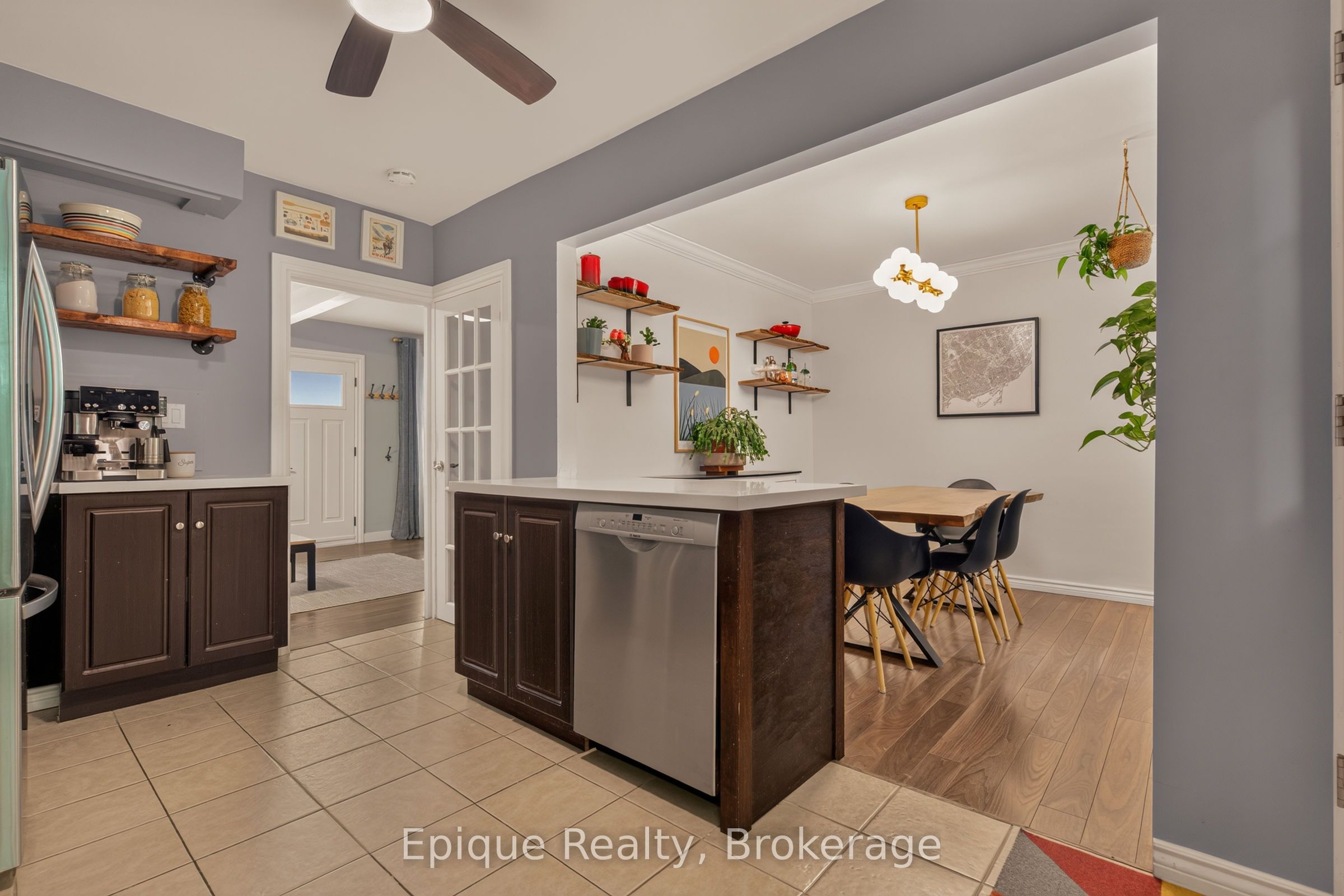 93 Graham Avenue S Property Photo 14