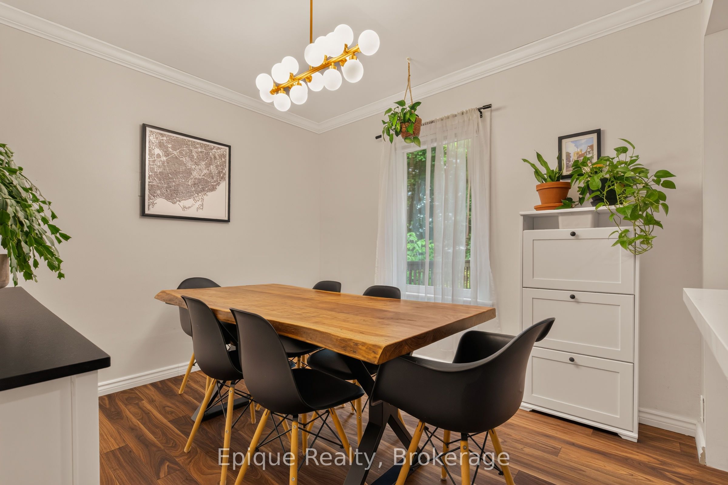 93 Graham Avenue S Property Photo 17