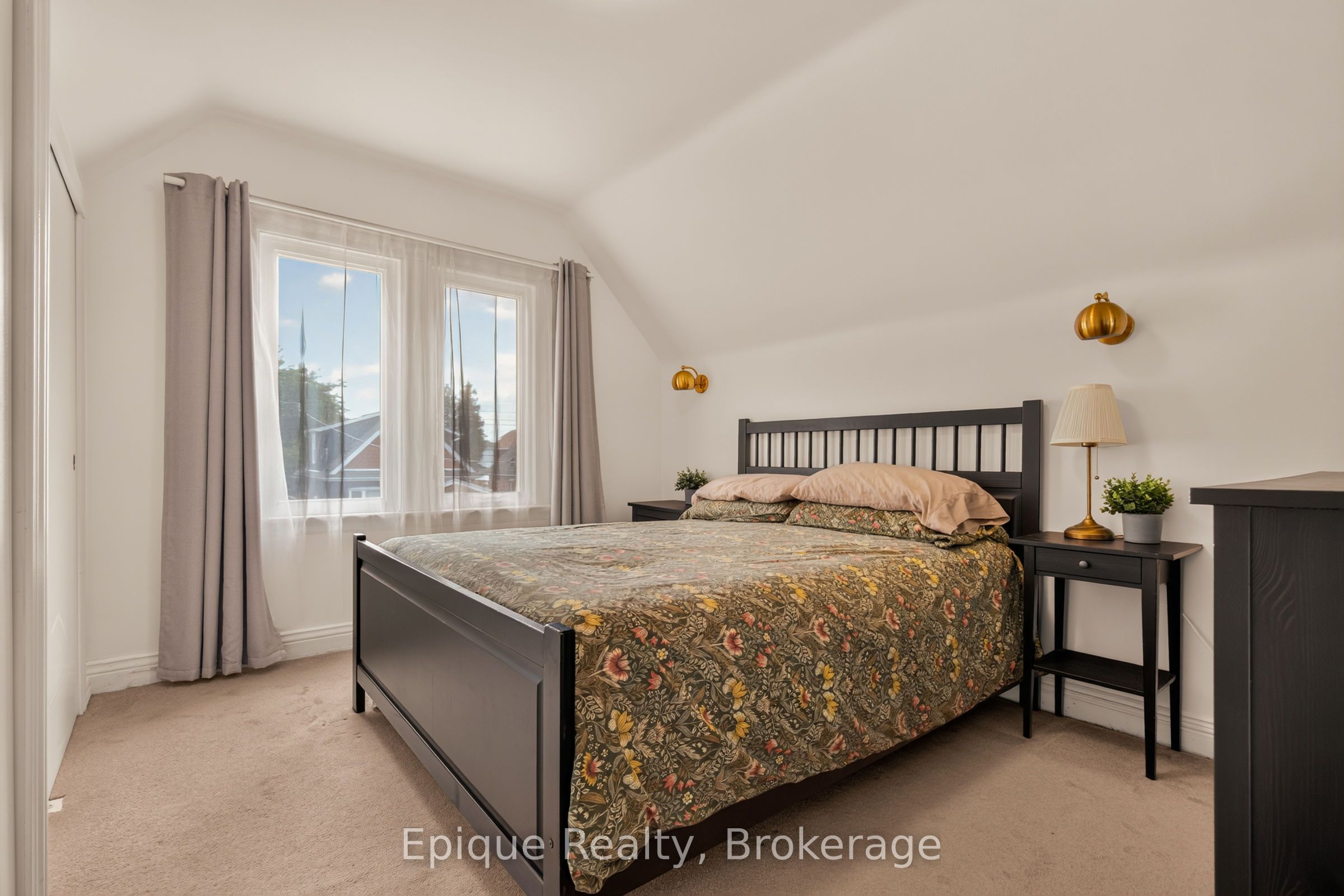 93 Graham Avenue S Property Photo 19